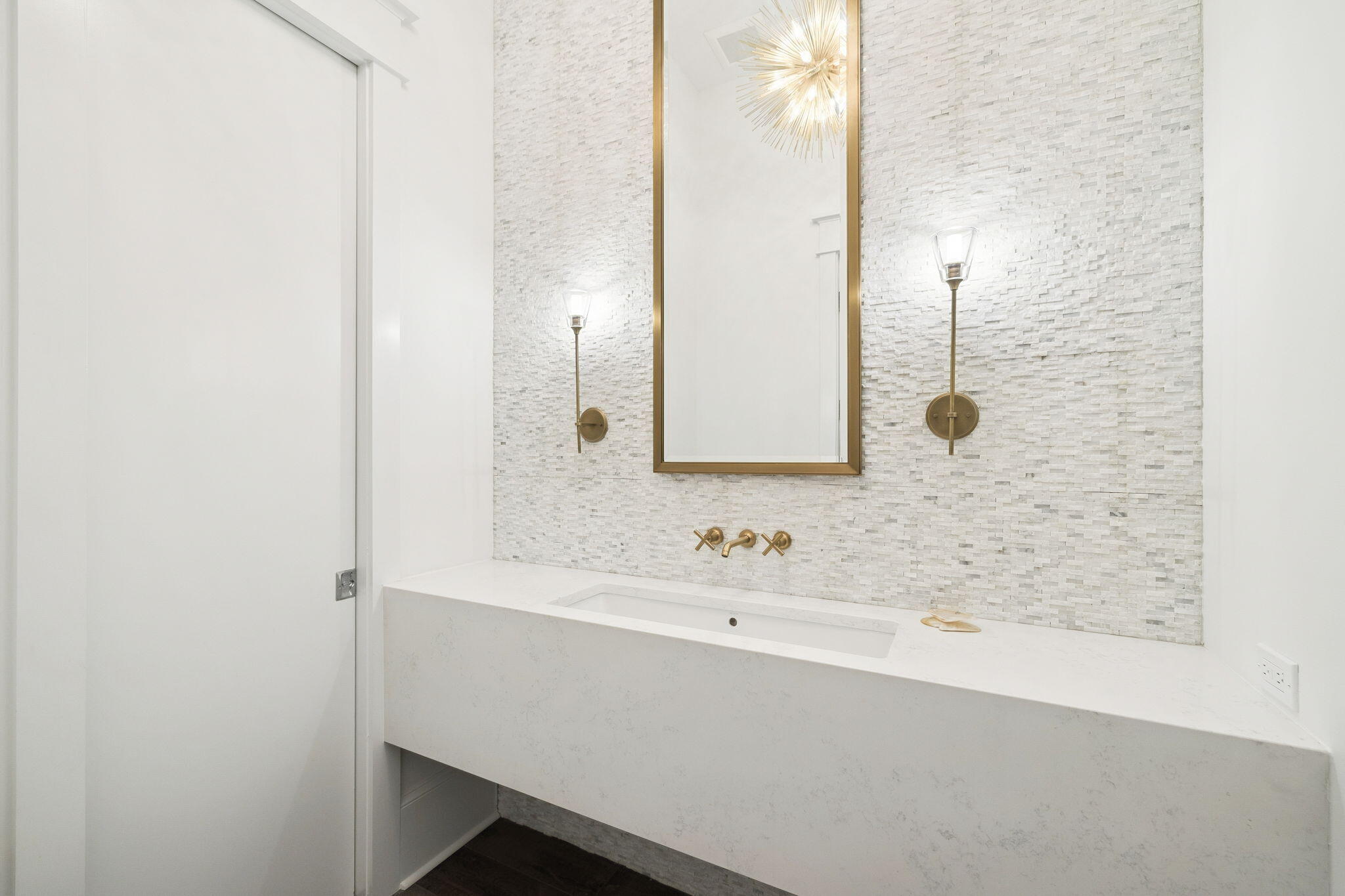 CHURCHILL OAKS - Residential