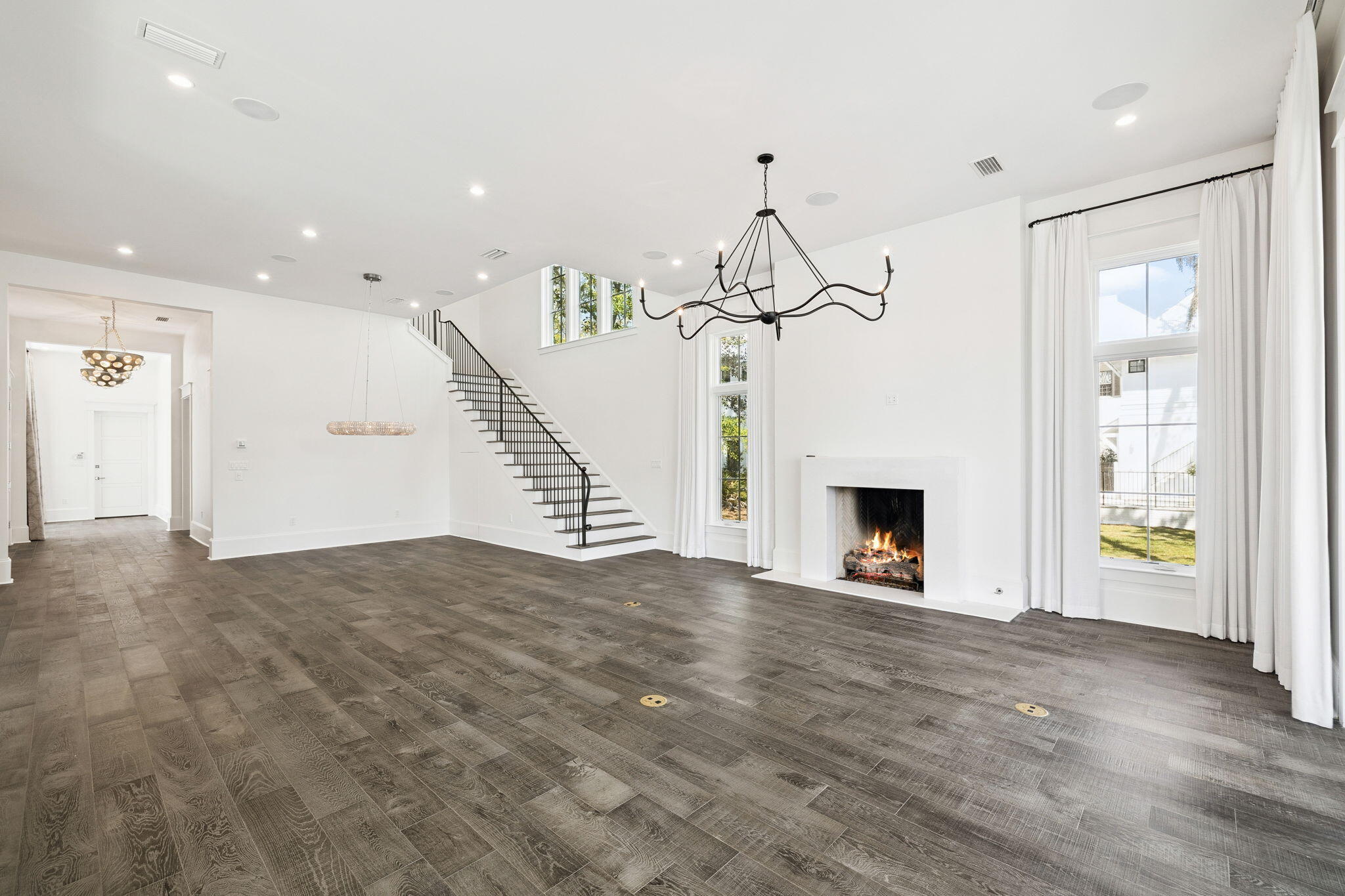 CHURCHILL OAKS - Residential