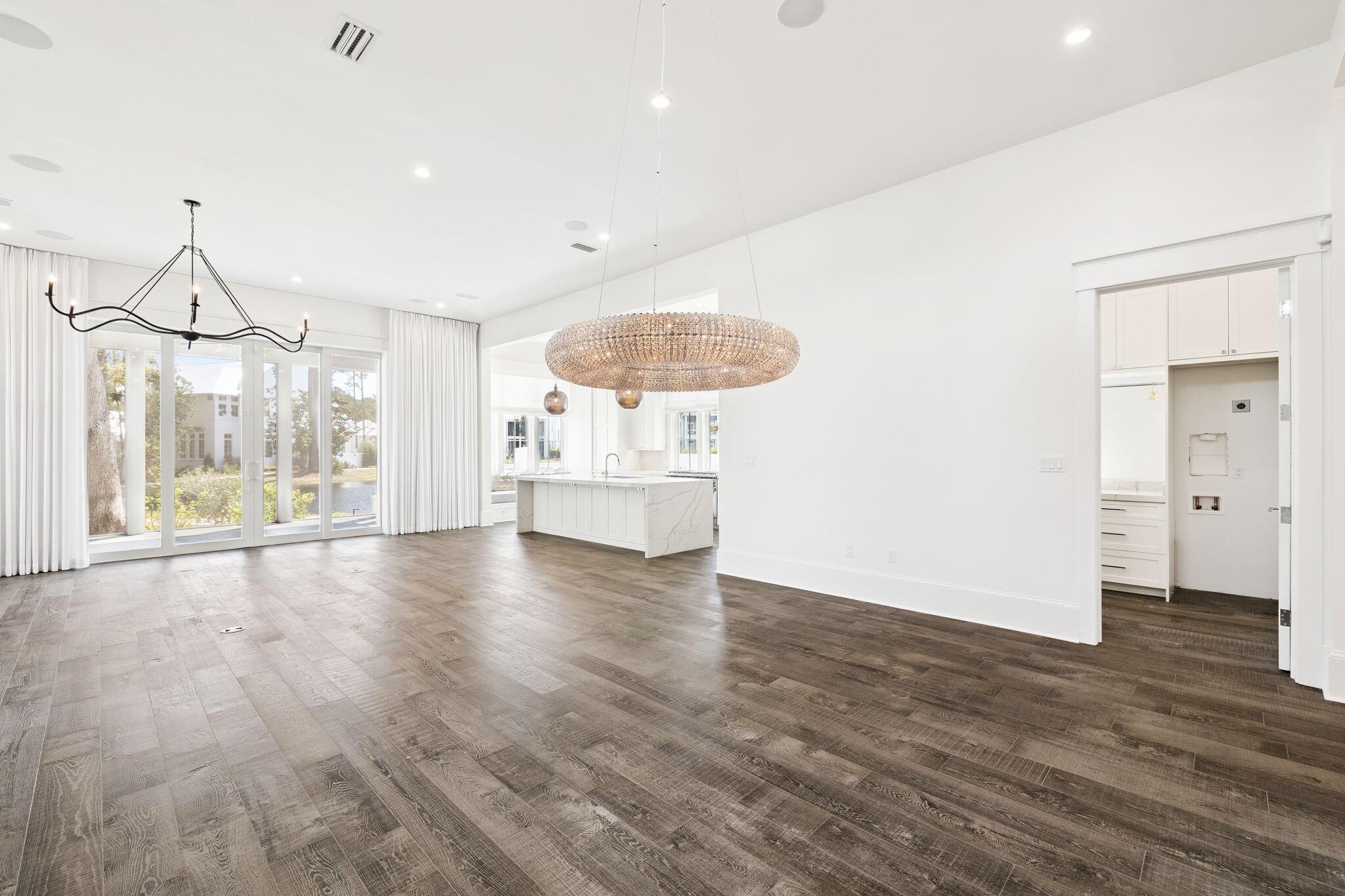 CHURCHILL OAKS - Residential