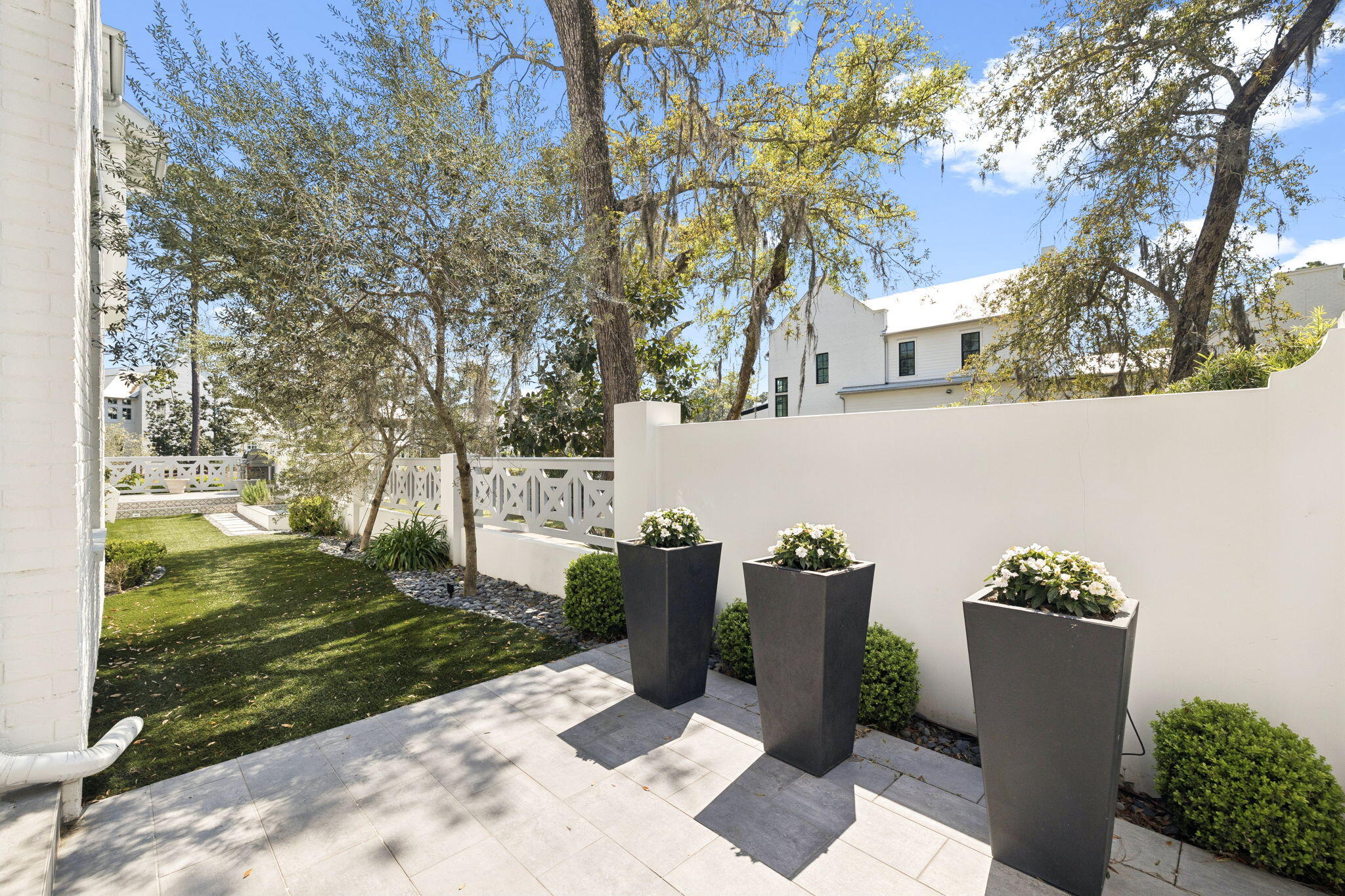 CHURCHILL OAKS - Residential