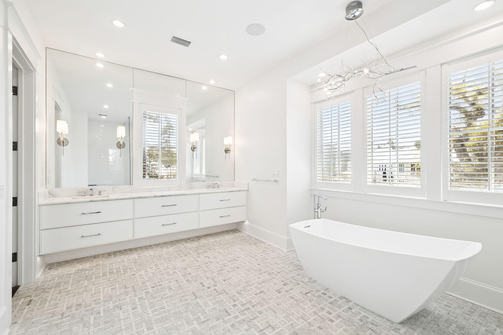 CHURCHILL OAKS - Residential