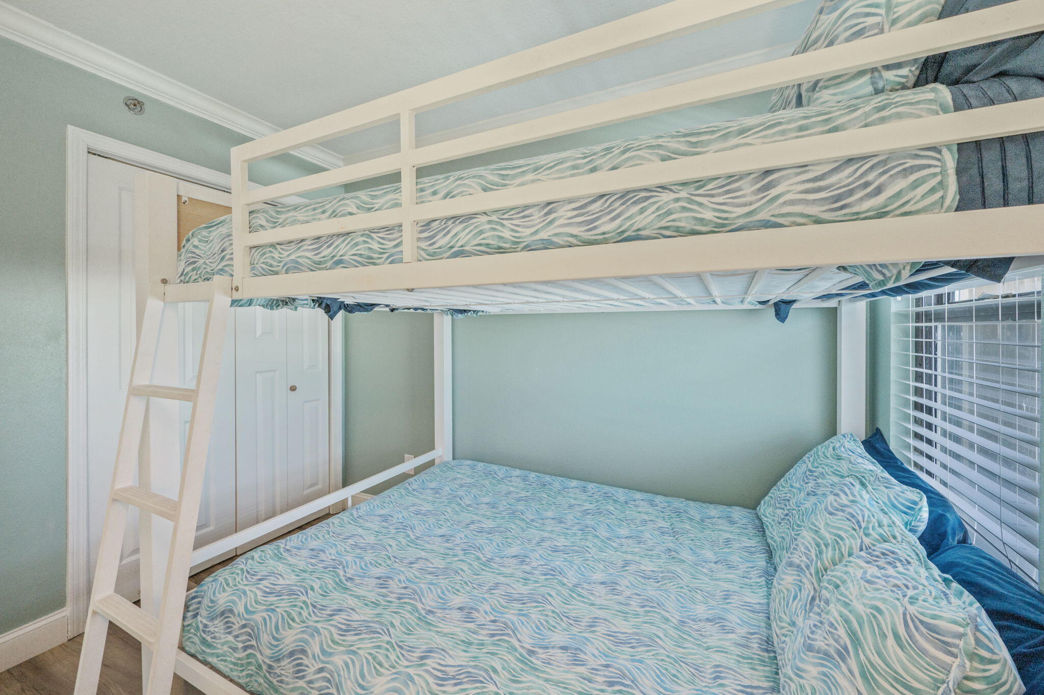 SUNDUNES CONDO - Residential