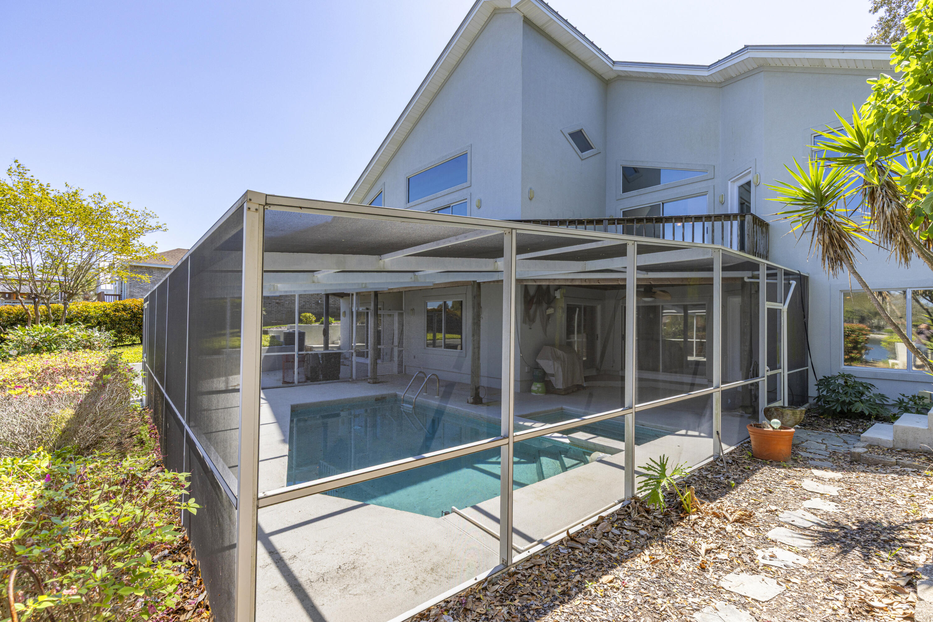 LAKE POINTE - Residential