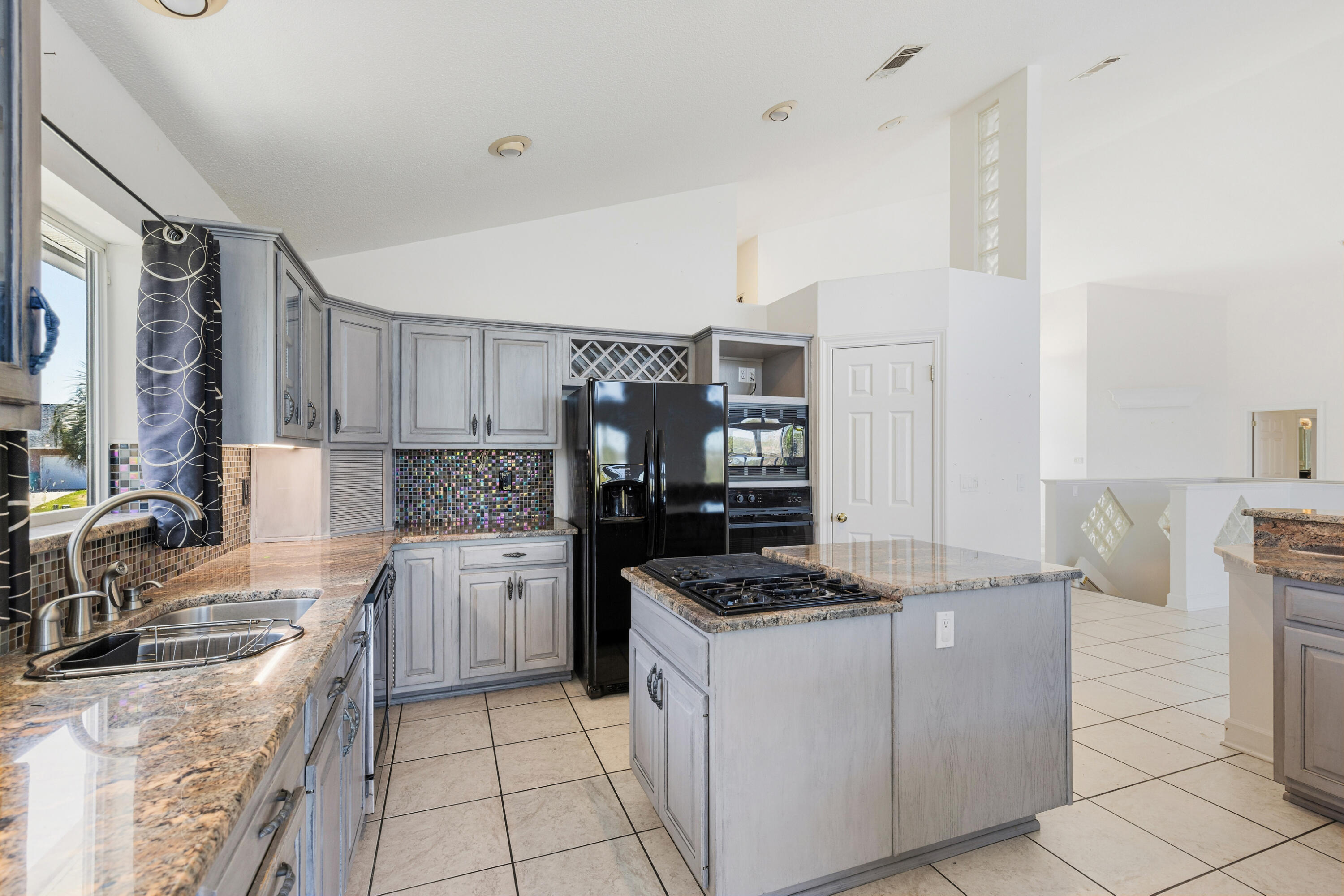 LAKE POINTE - Residential