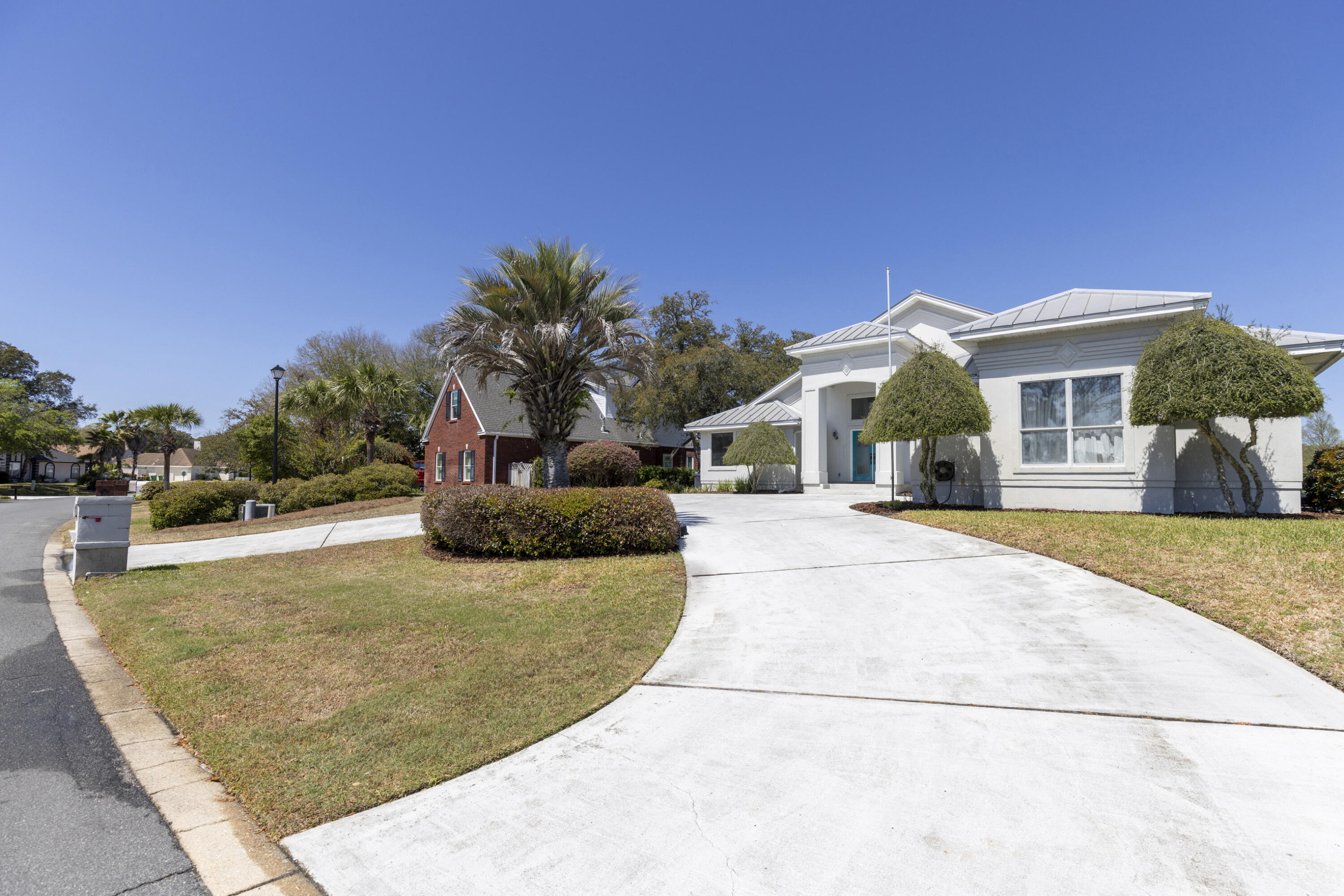 LAKE POINTE - Residential