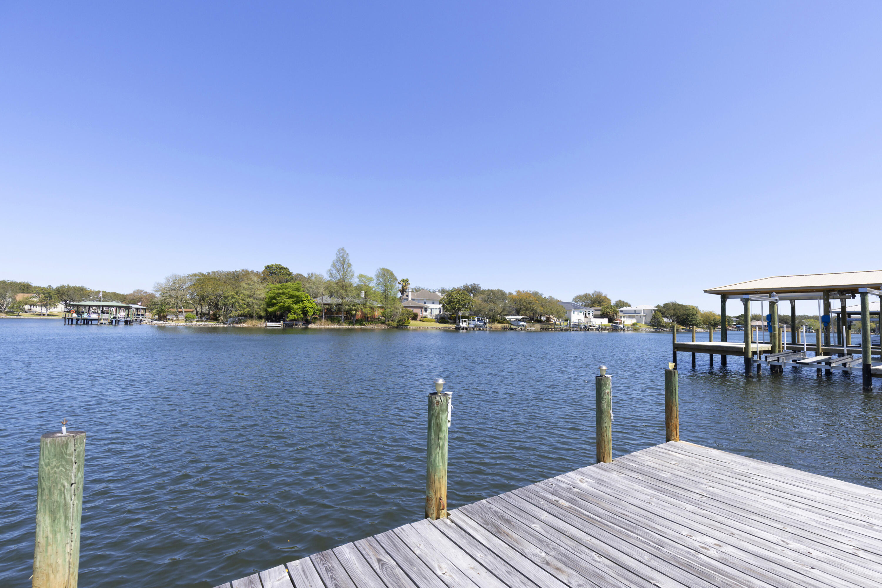 LAKE POINTE - Residential