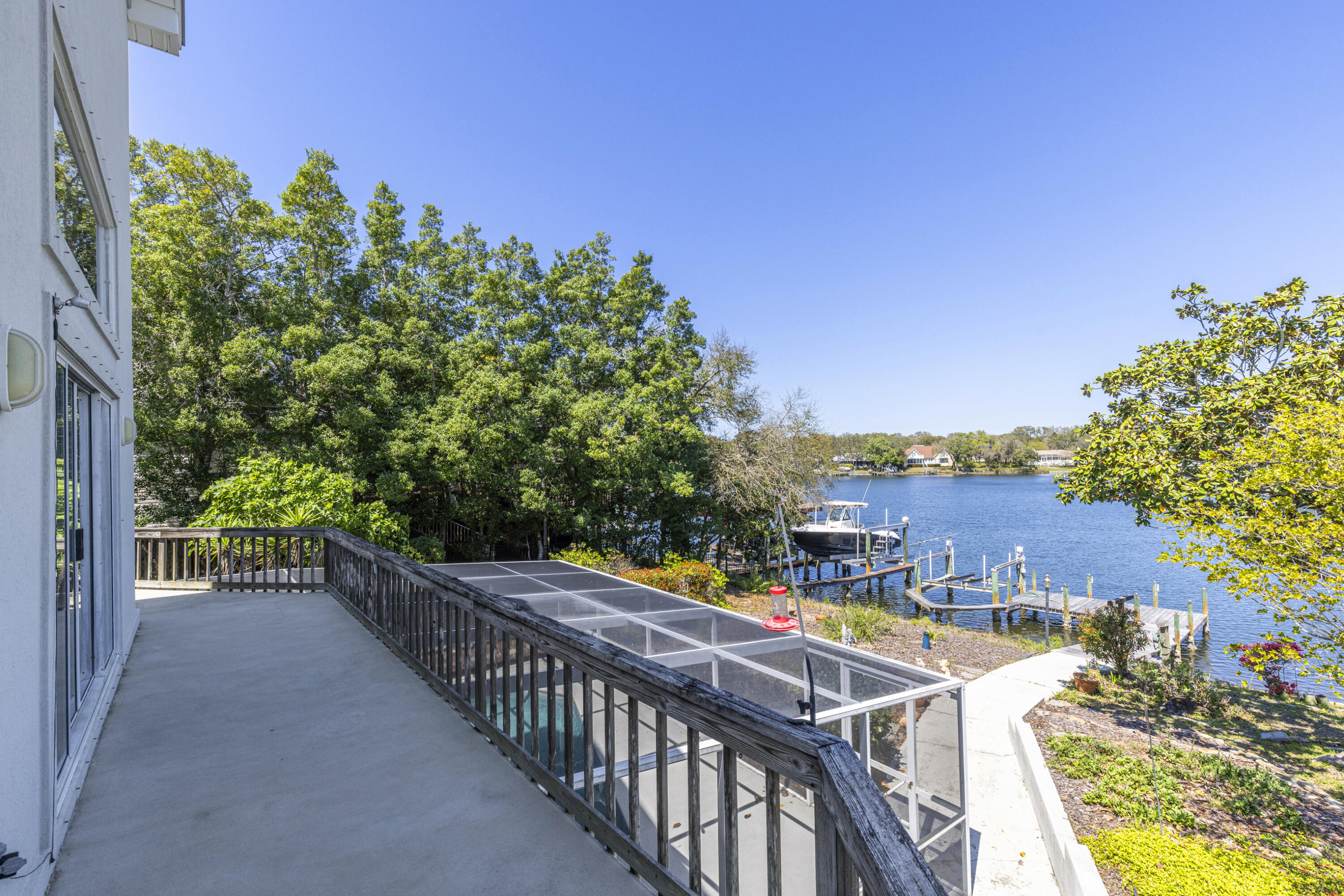 LAKE POINTE - Residential