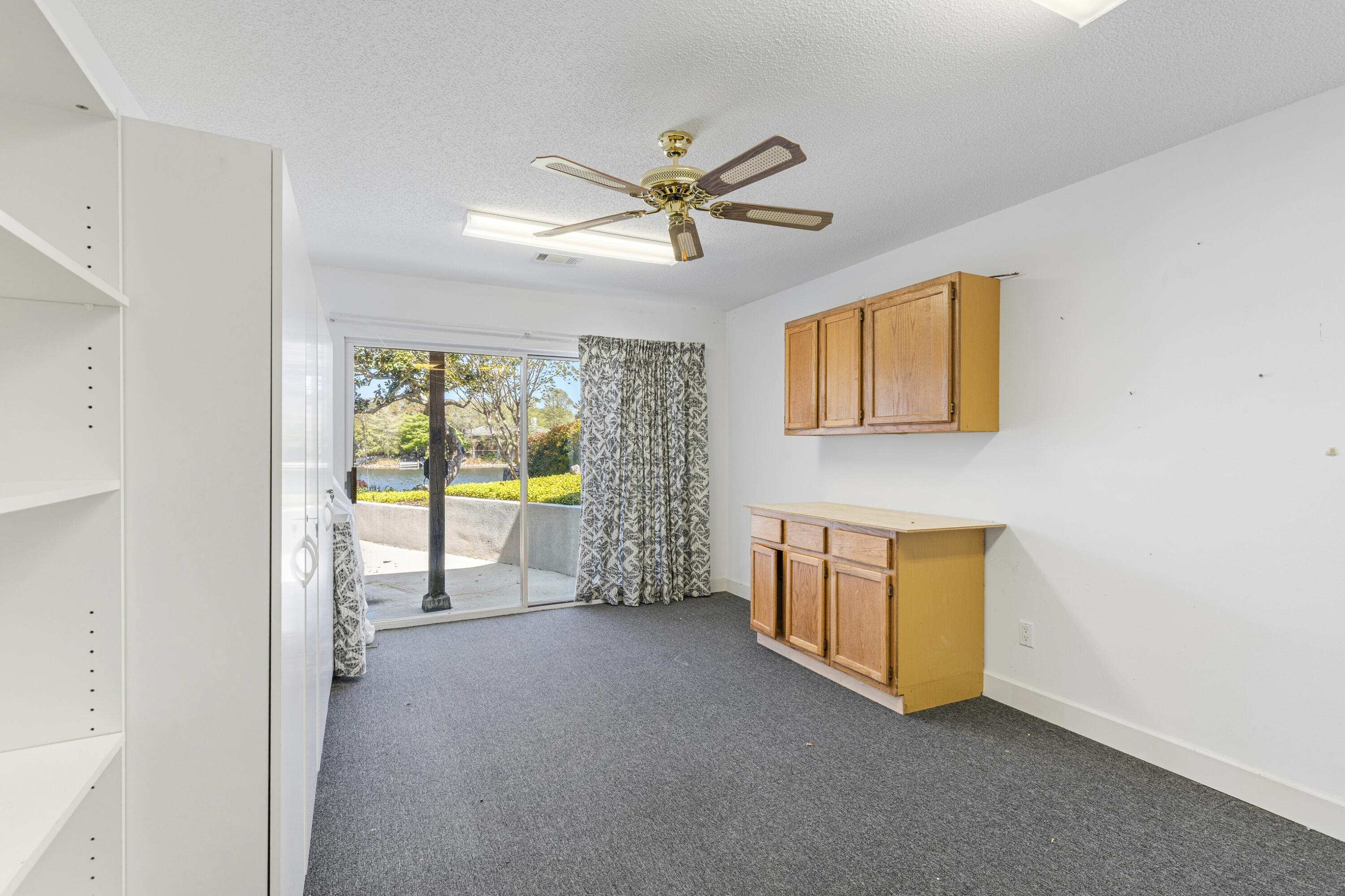 LAKE POINTE - Residential