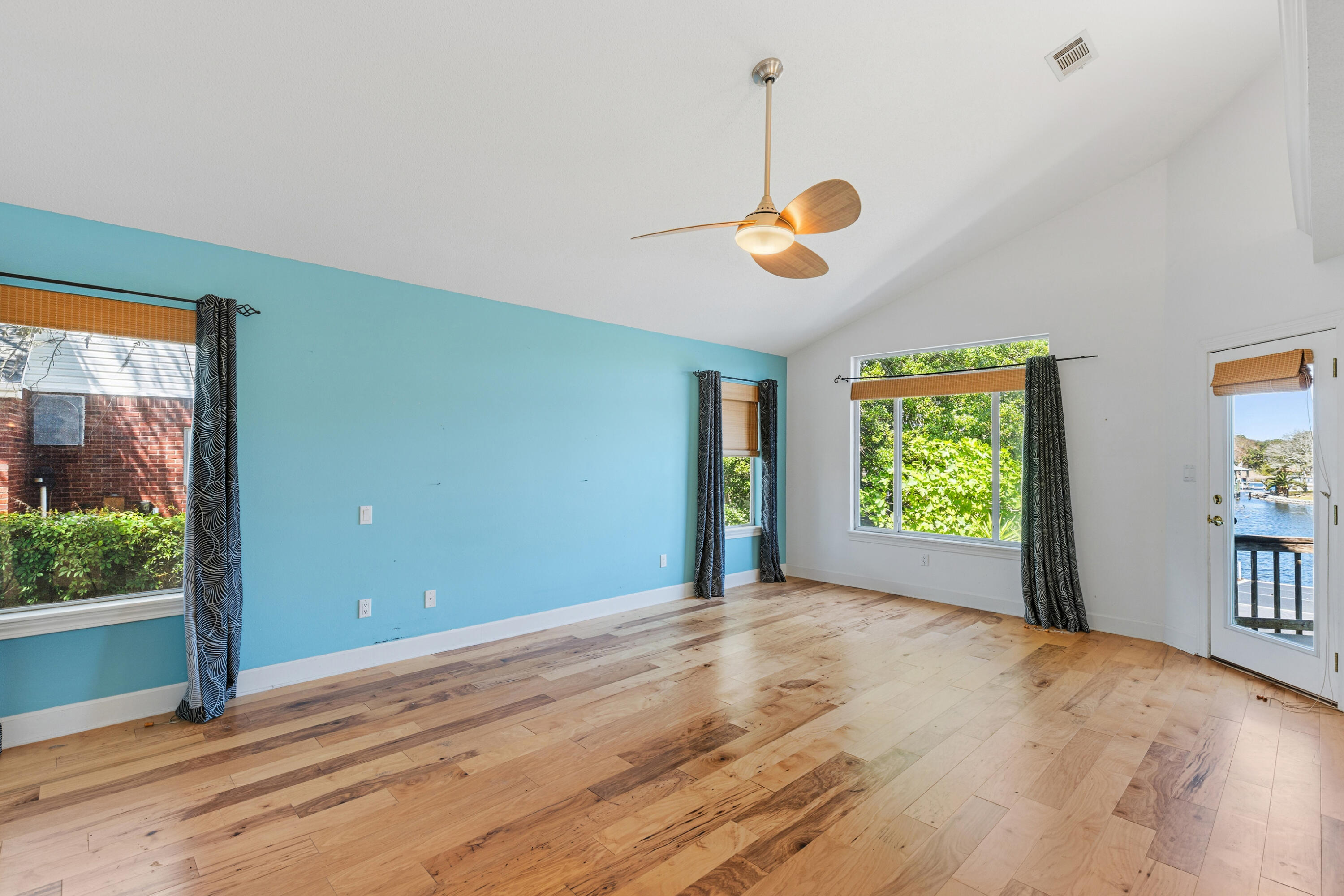 LAKE POINTE - Residential