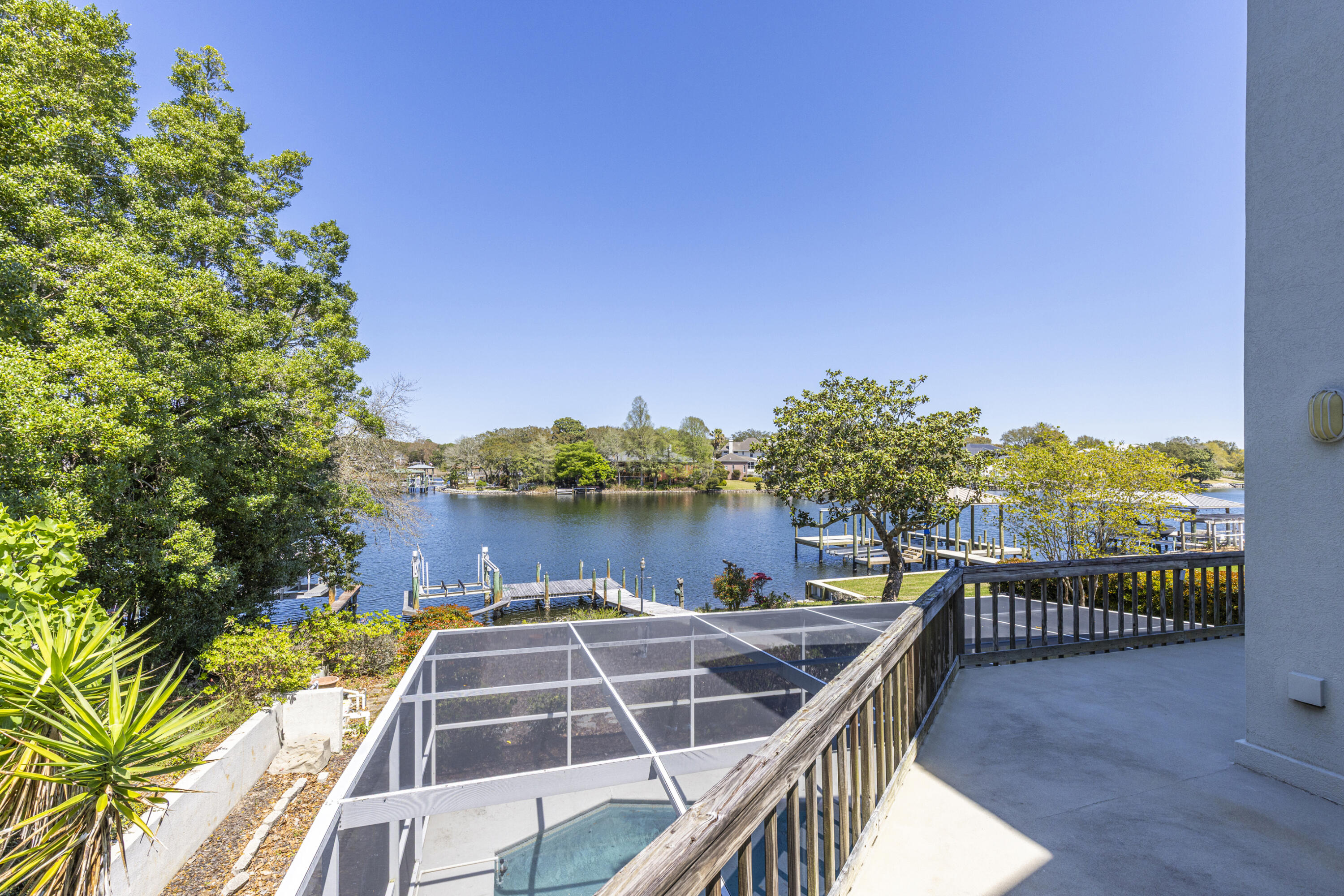 LAKE POINTE - Residential