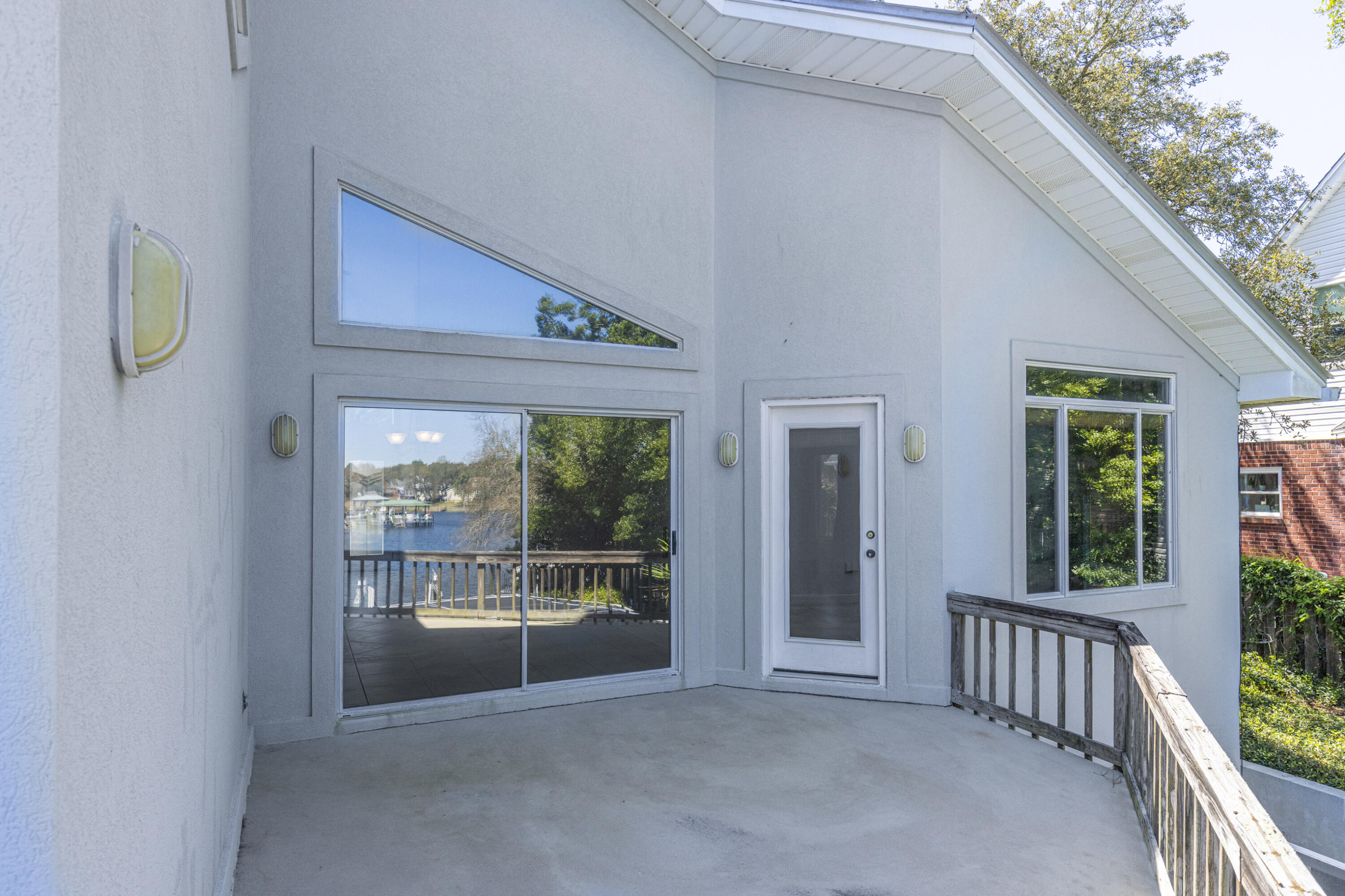 LAKE POINTE - Residential