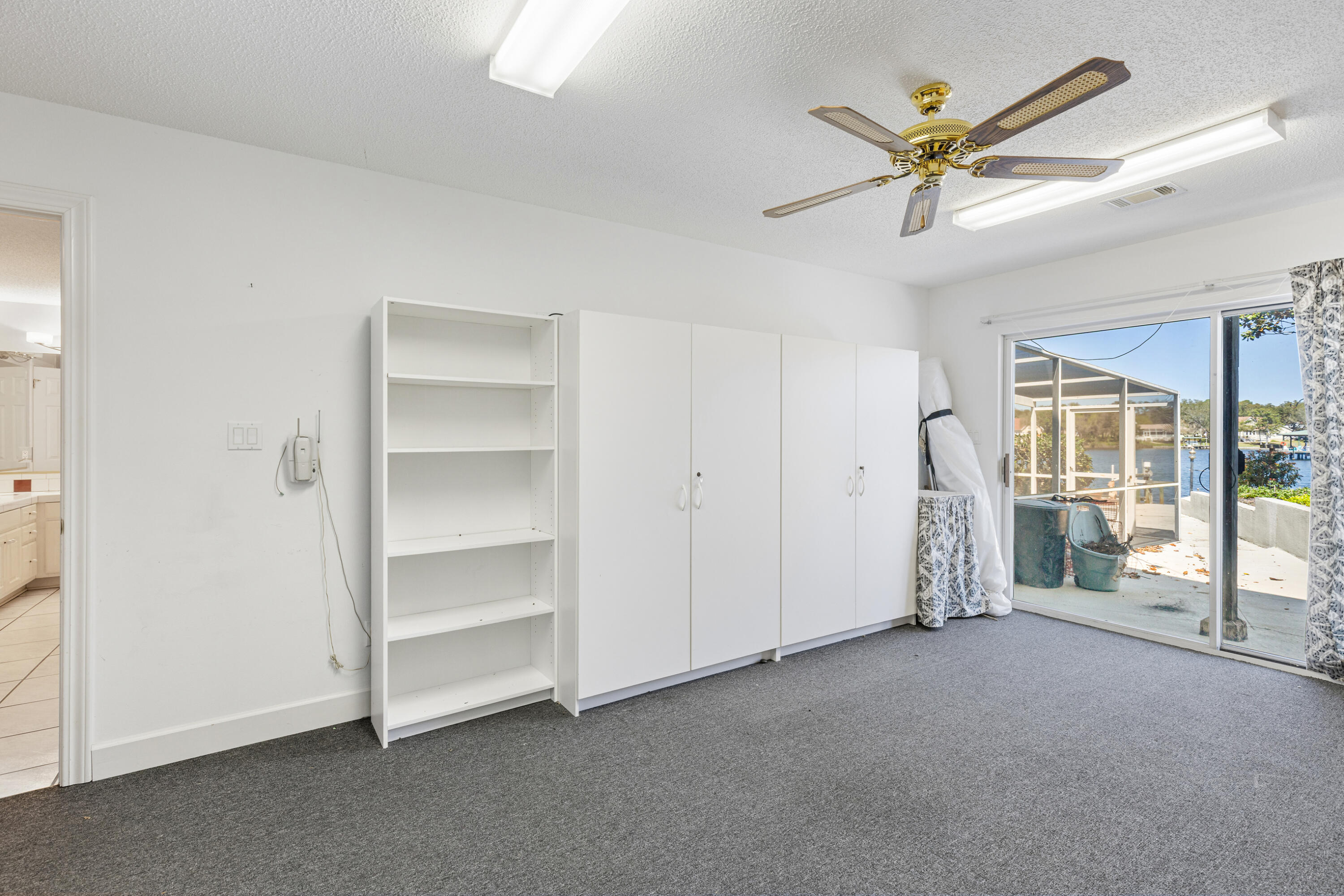 LAKE POINTE - Residential