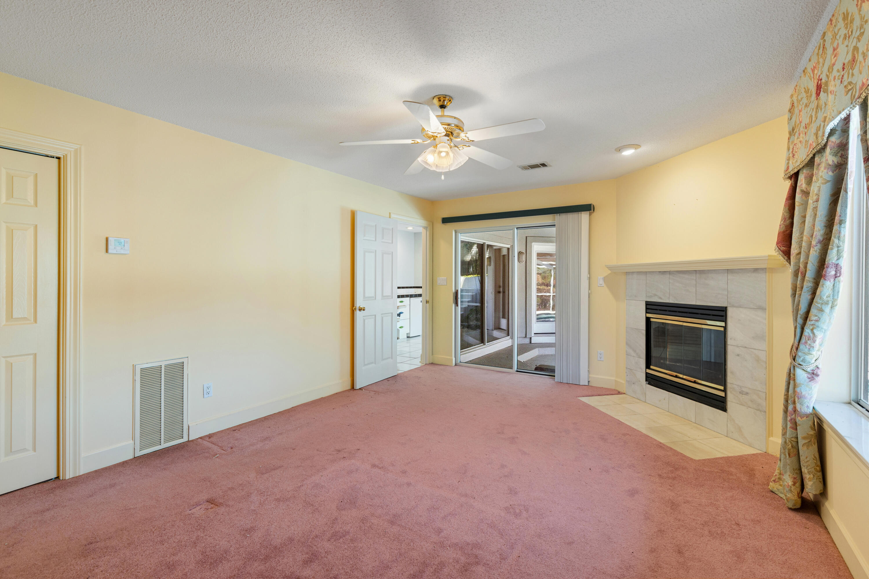 LAKE POINTE - Residential