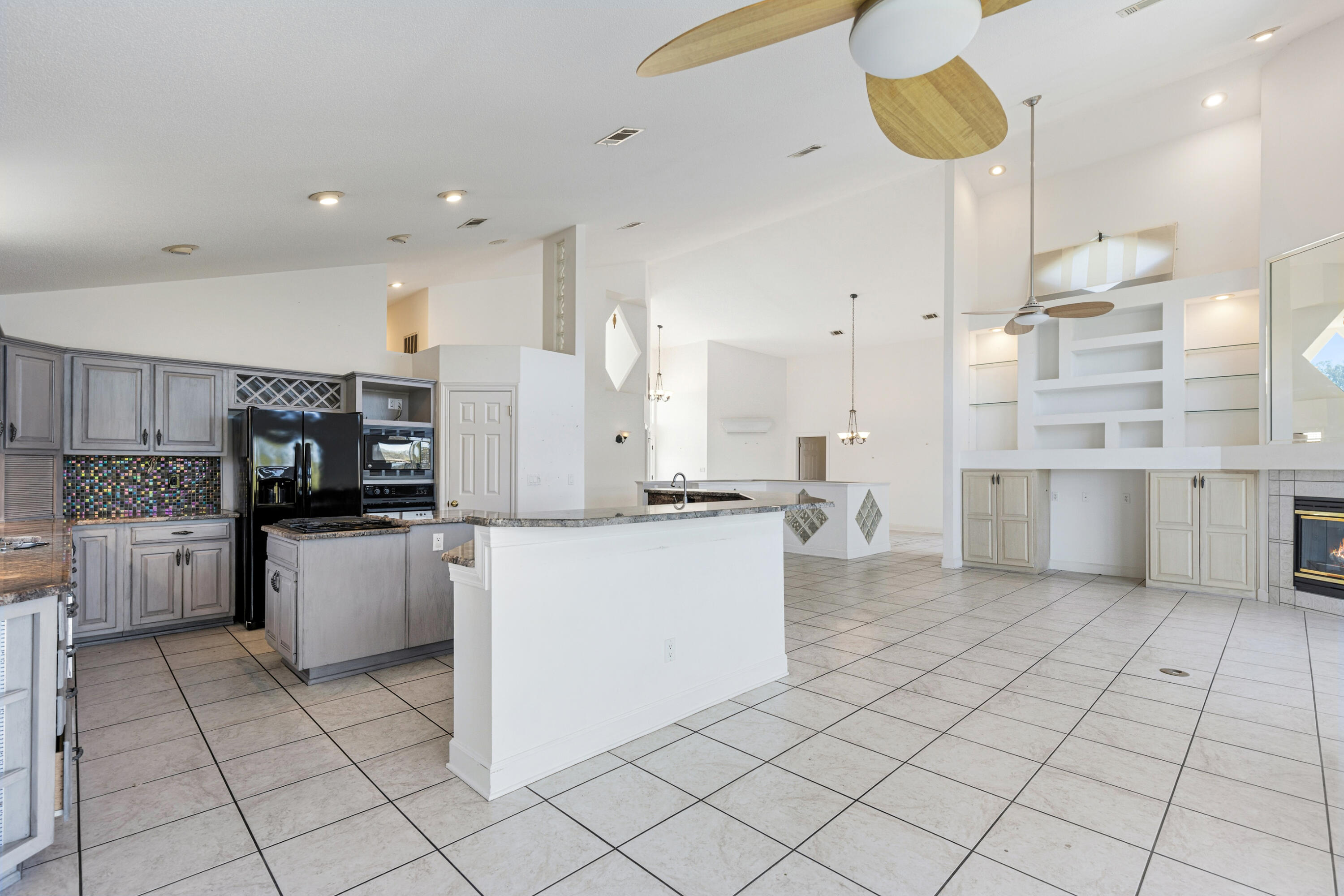 LAKE POINTE - Residential