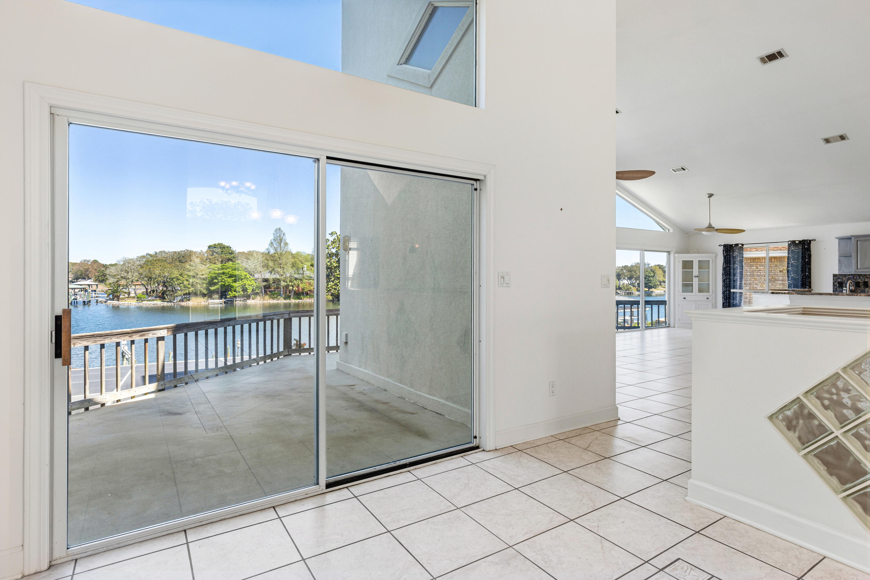 LAKE POINTE - Residential