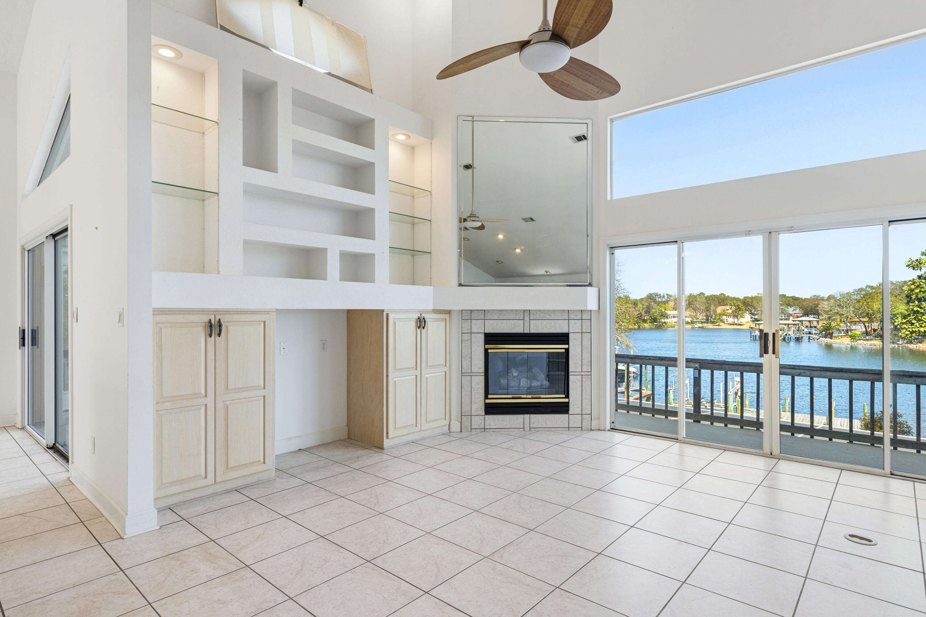 LAKE POINTE - Residential