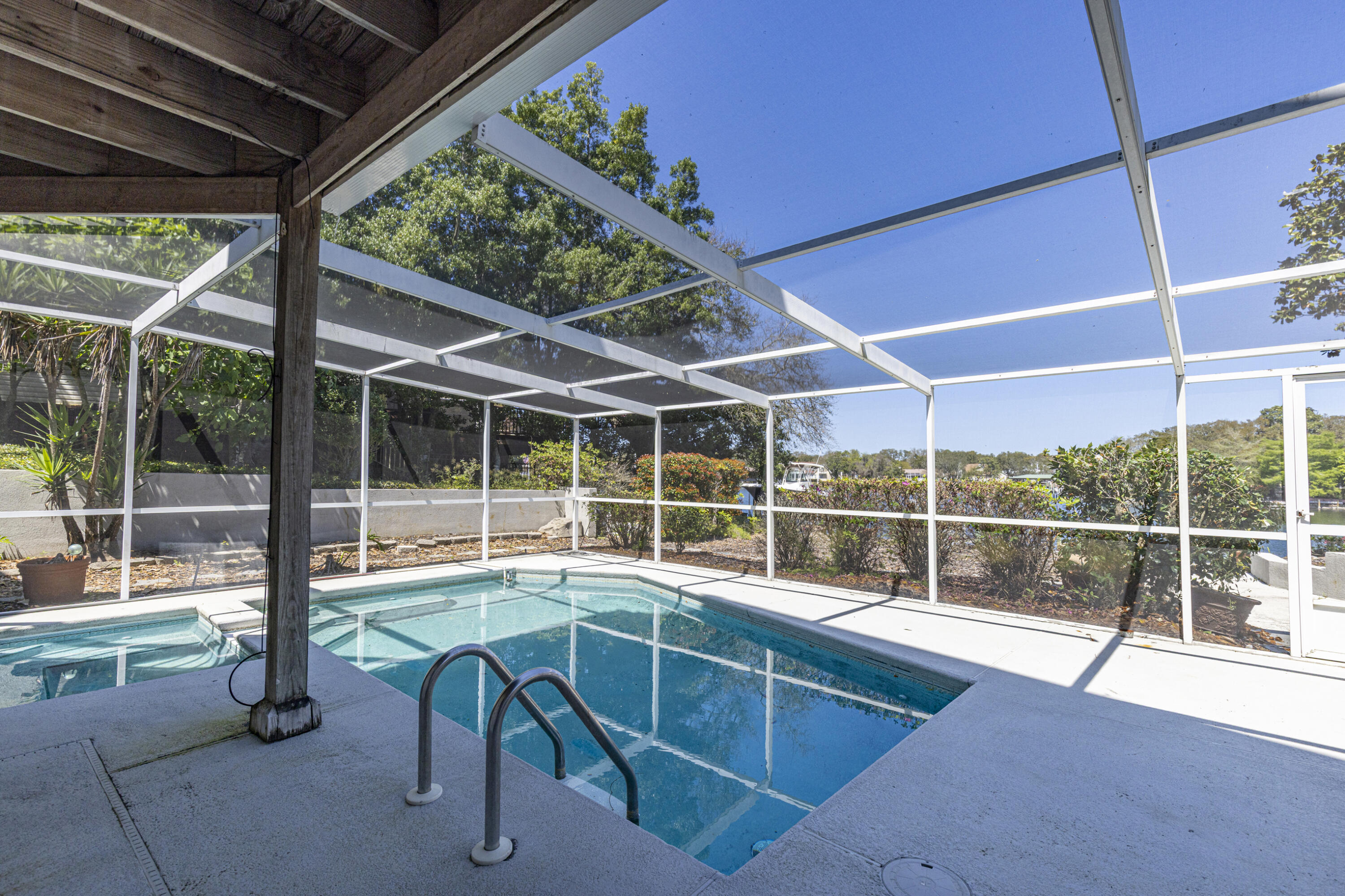 LAKE POINTE - Residential