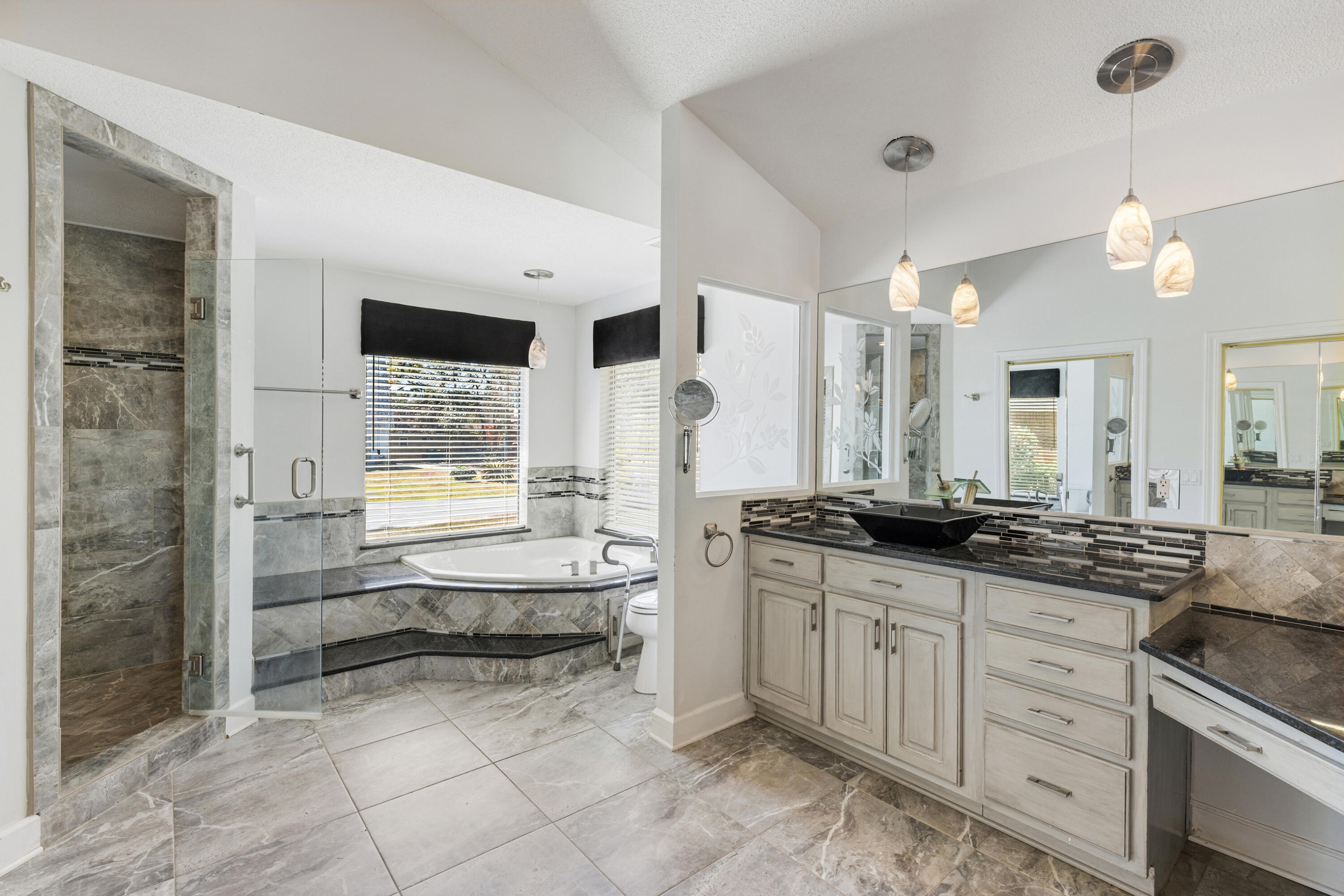 LAKE POINTE - Residential