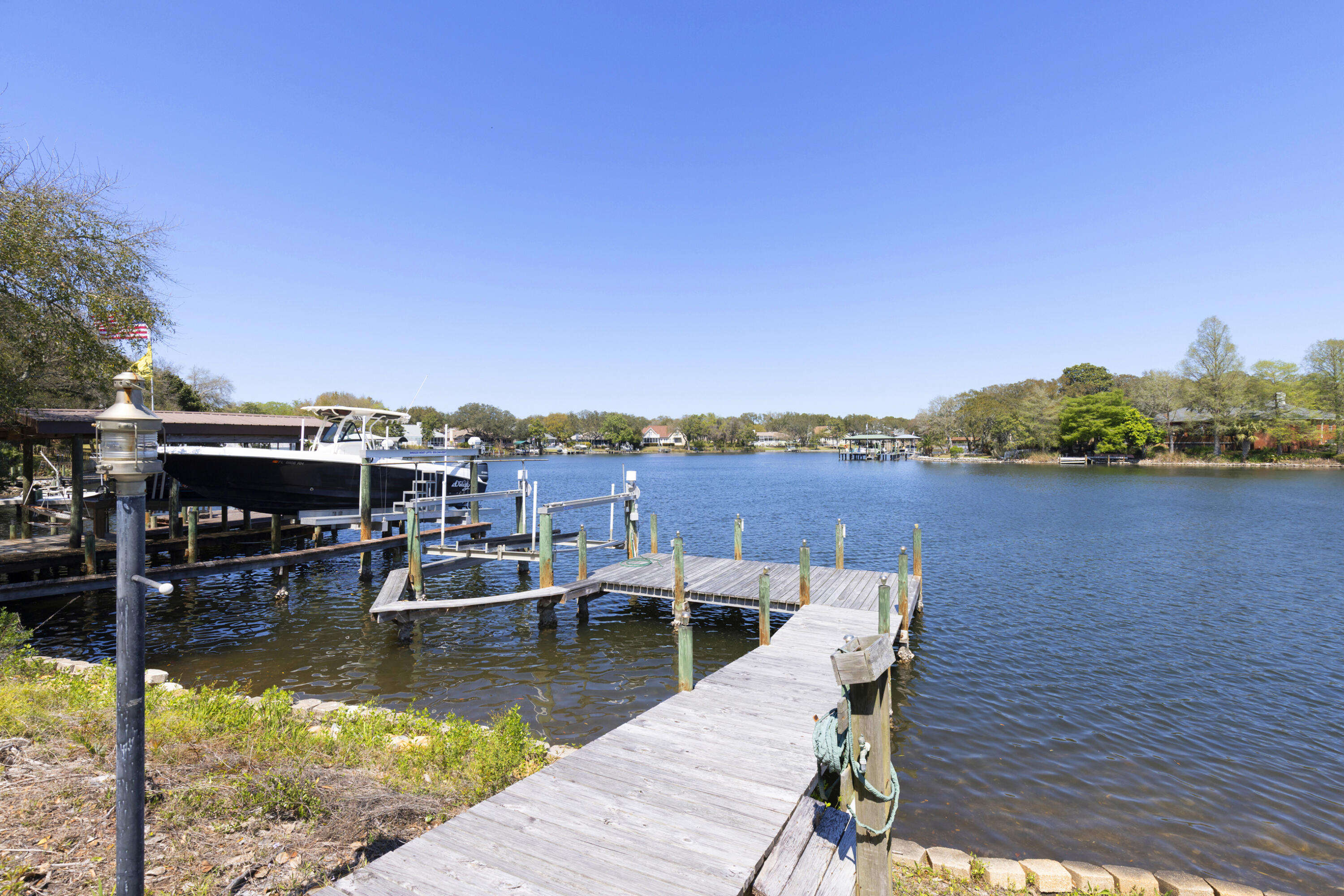 LAKE POINTE - Residential