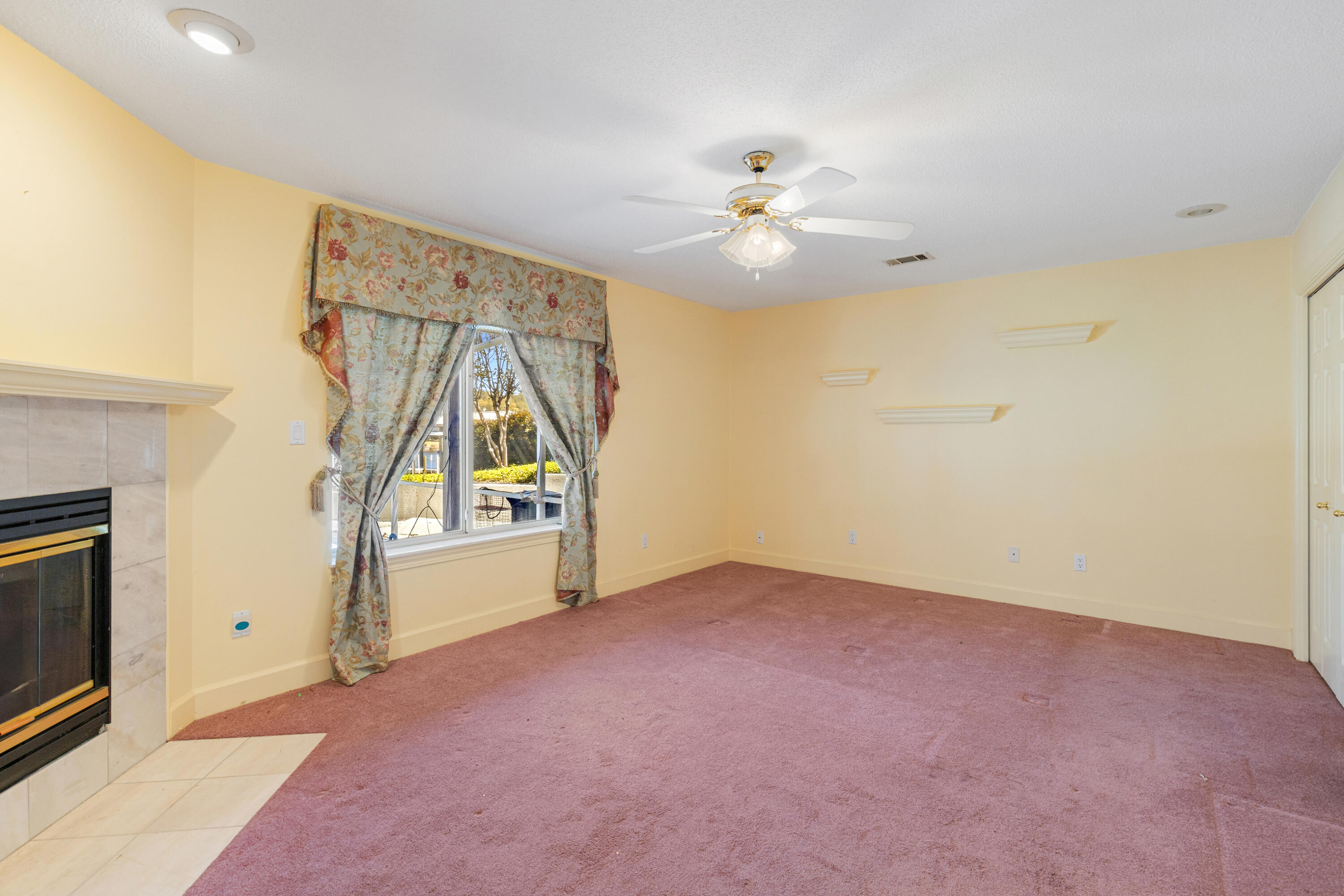 LAKE POINTE - Residential