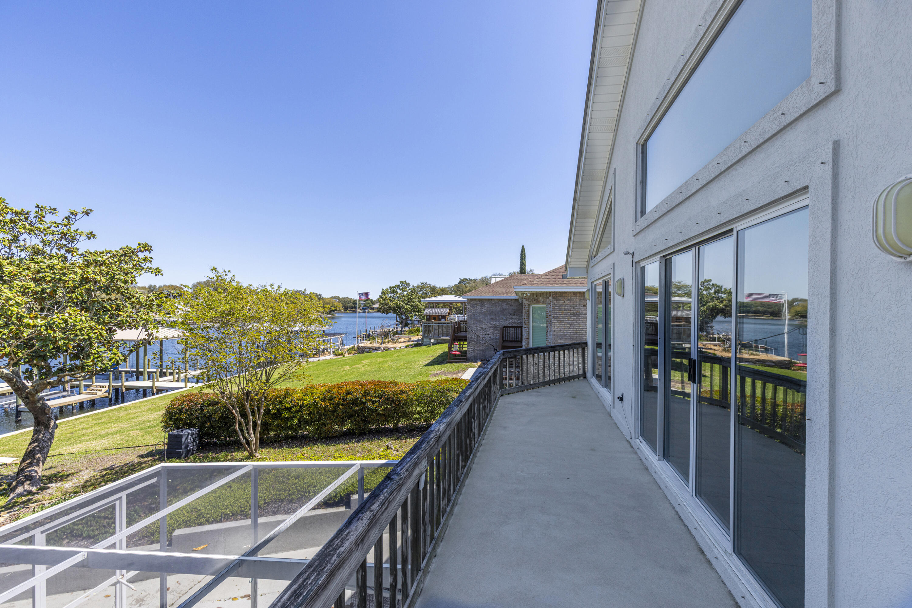 LAKE POINTE - Residential