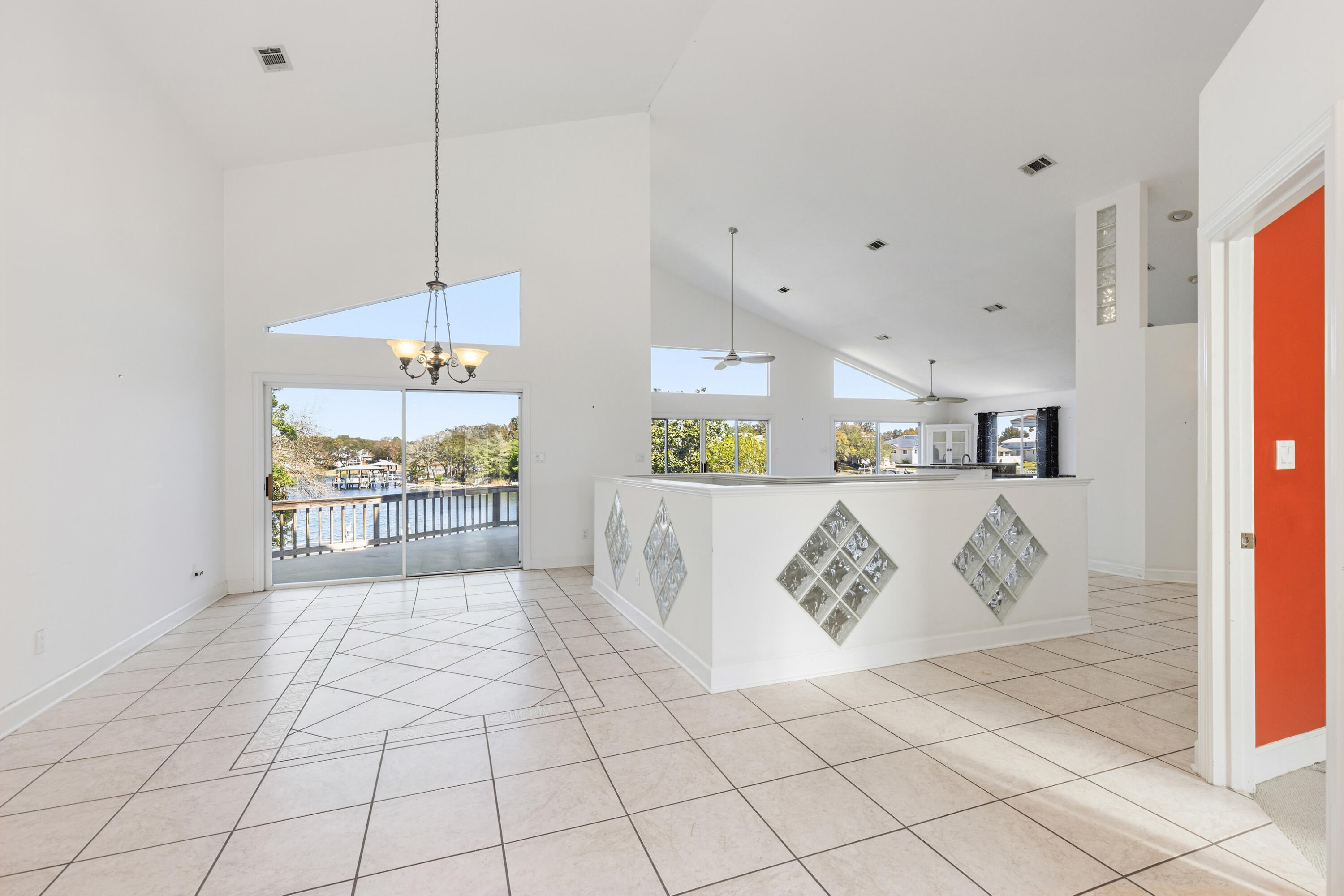 LAKE POINTE - Residential