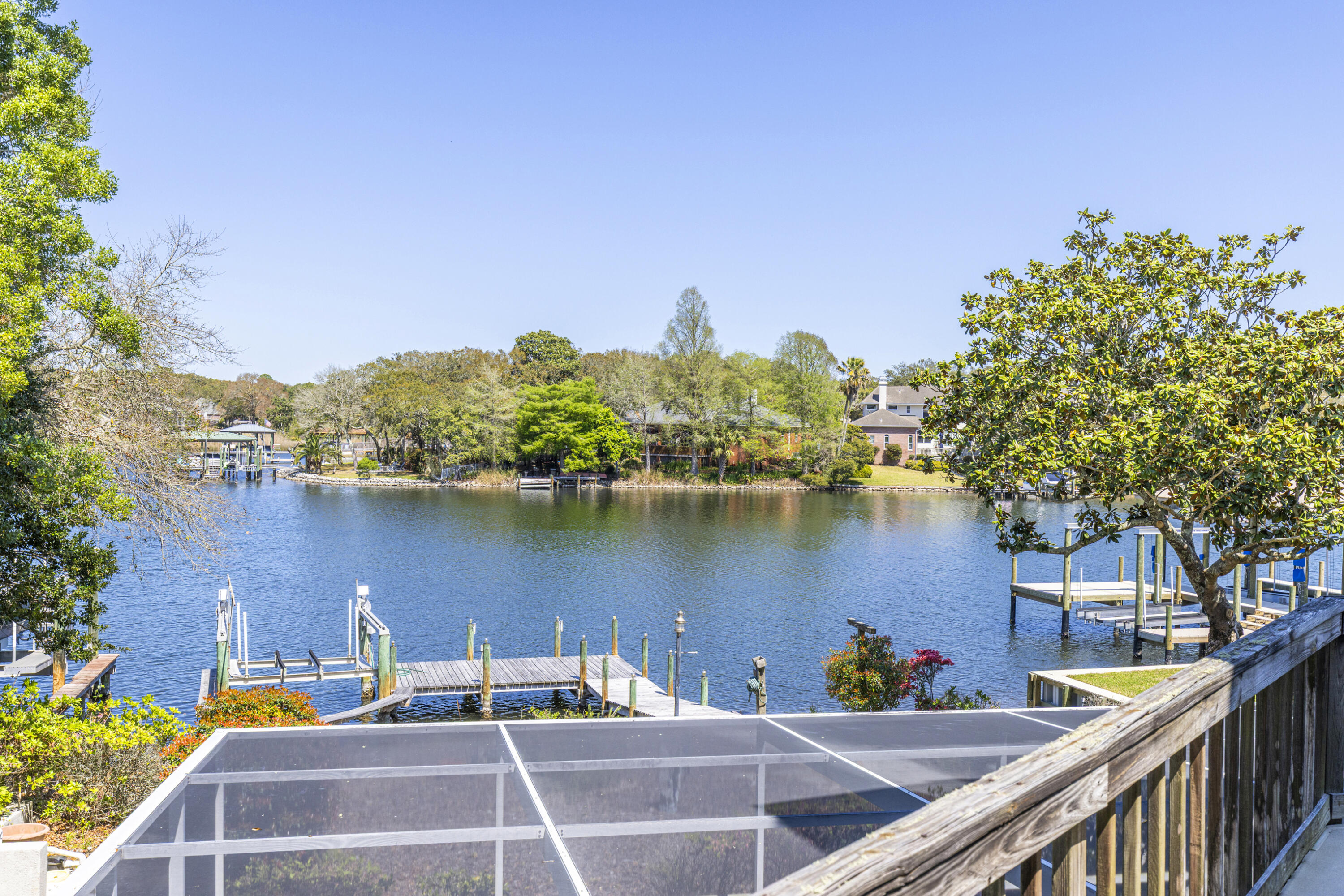 LAKE POINTE - Residential