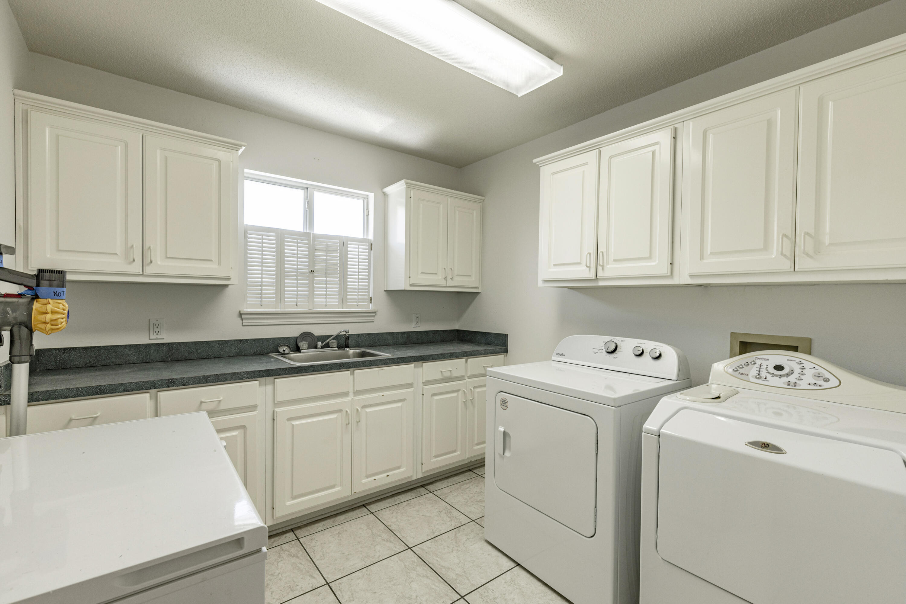 LAKE POINTE - Residential