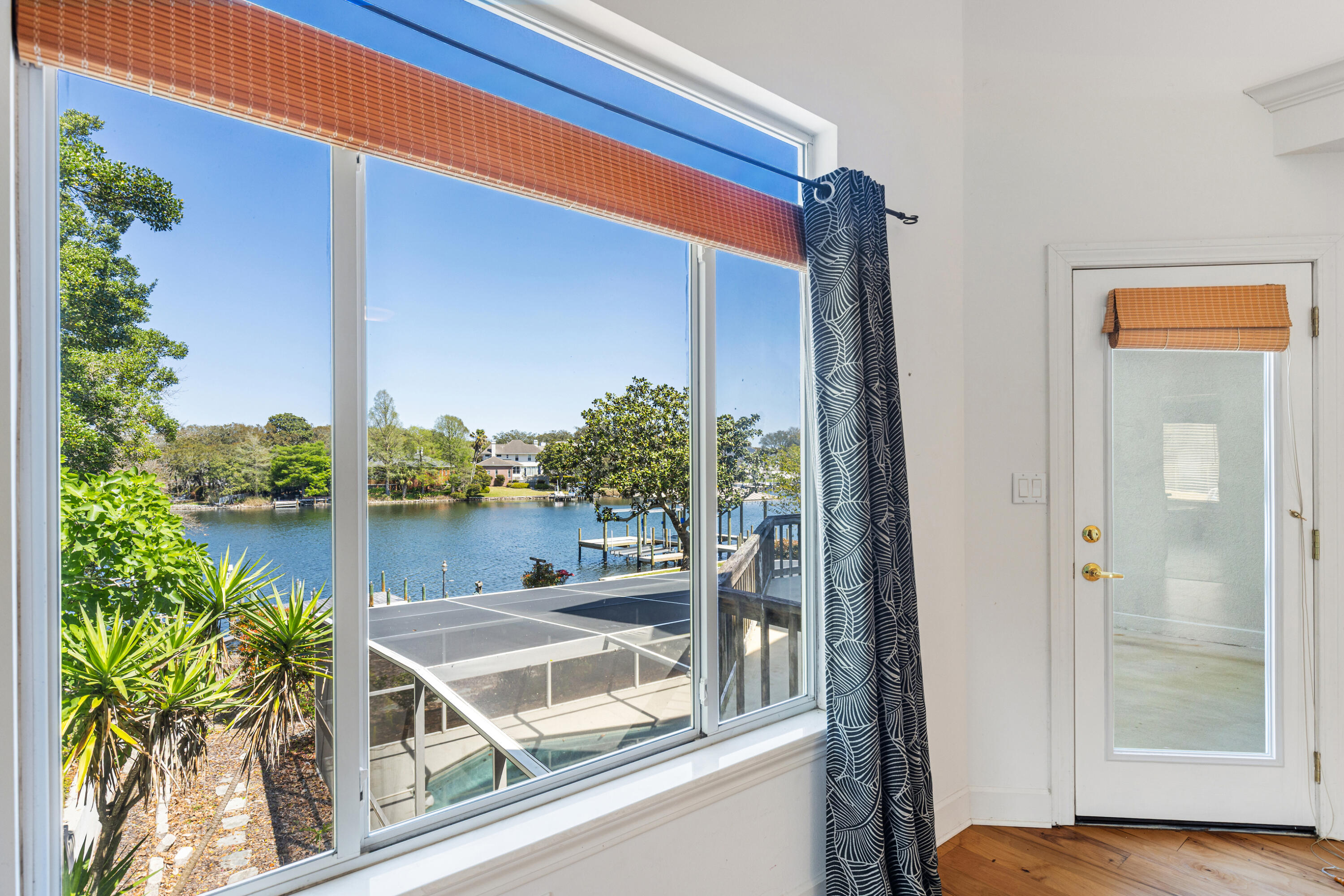 LAKE POINTE - Residential