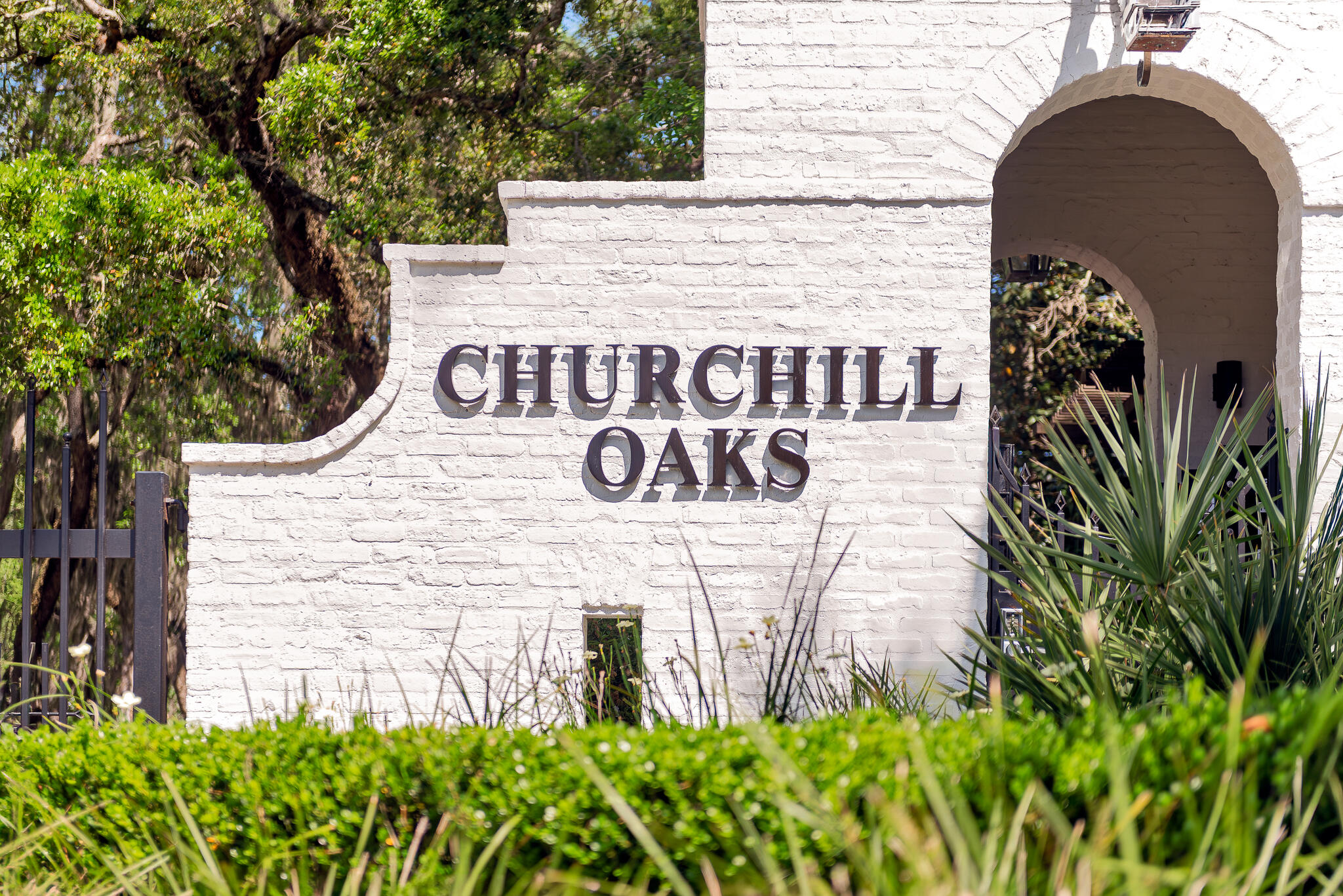 CHURCHILL OAKS - Residential
