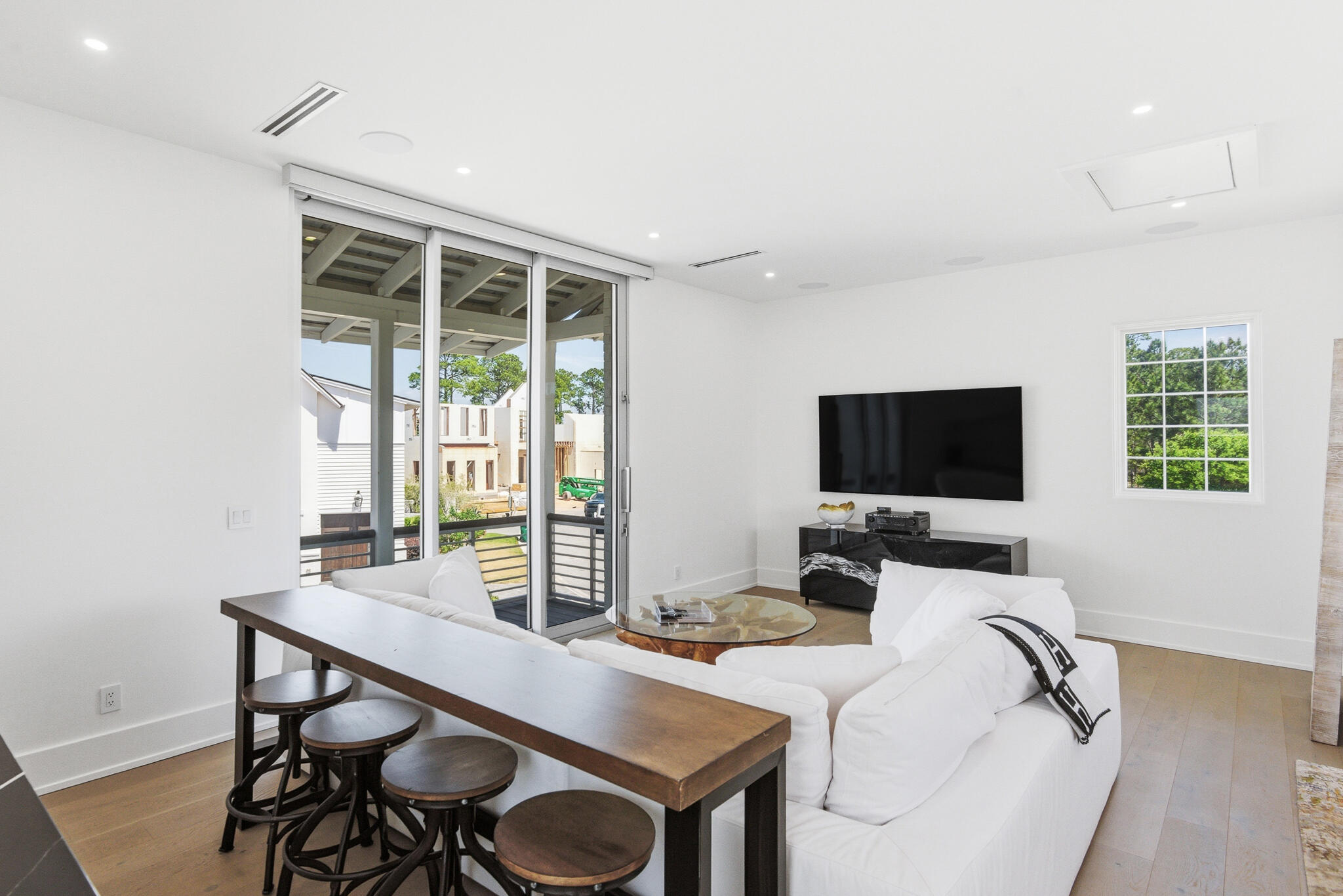 CHURCHILL OAKS - Residential