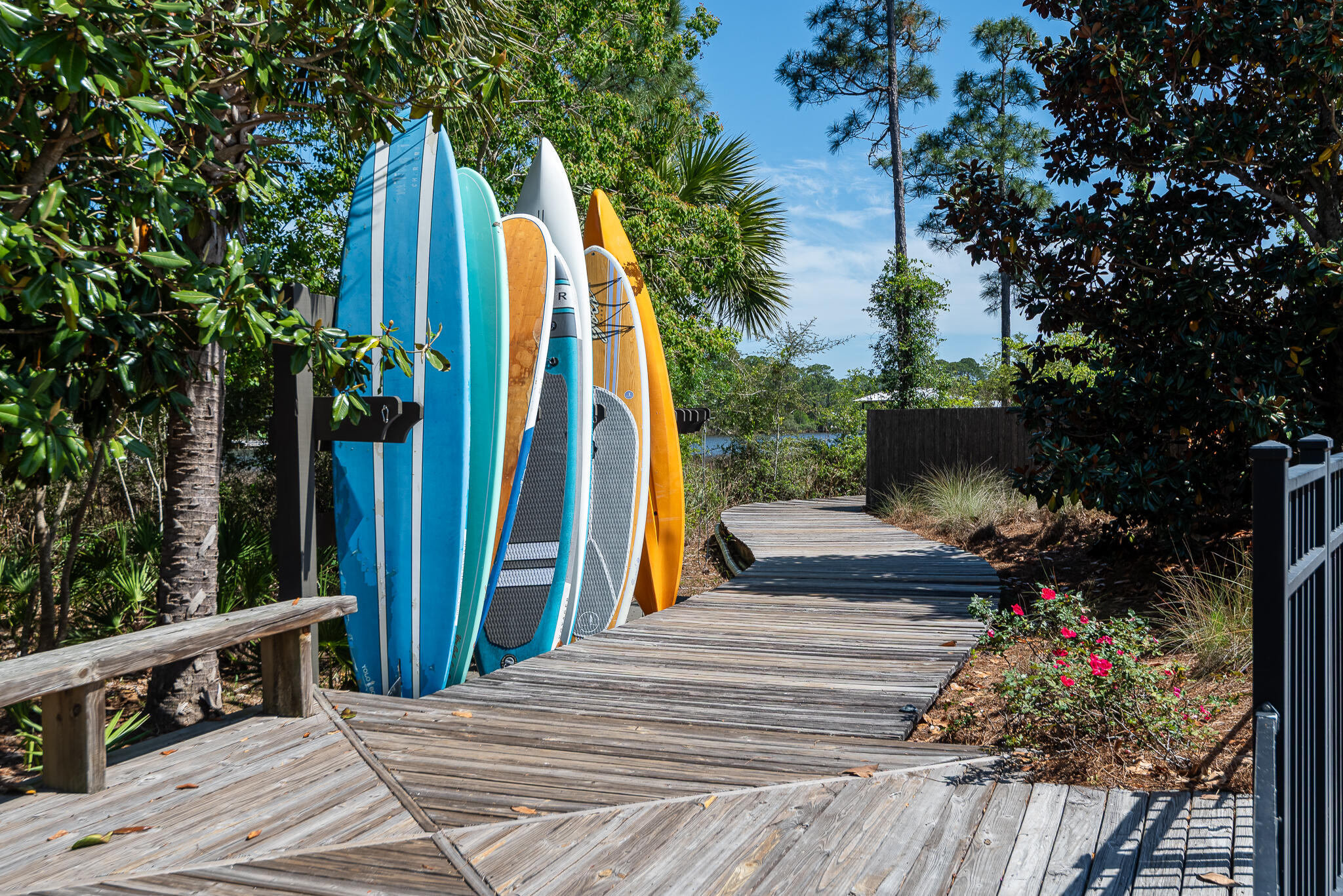 CHURCHILL OAKS - Residential