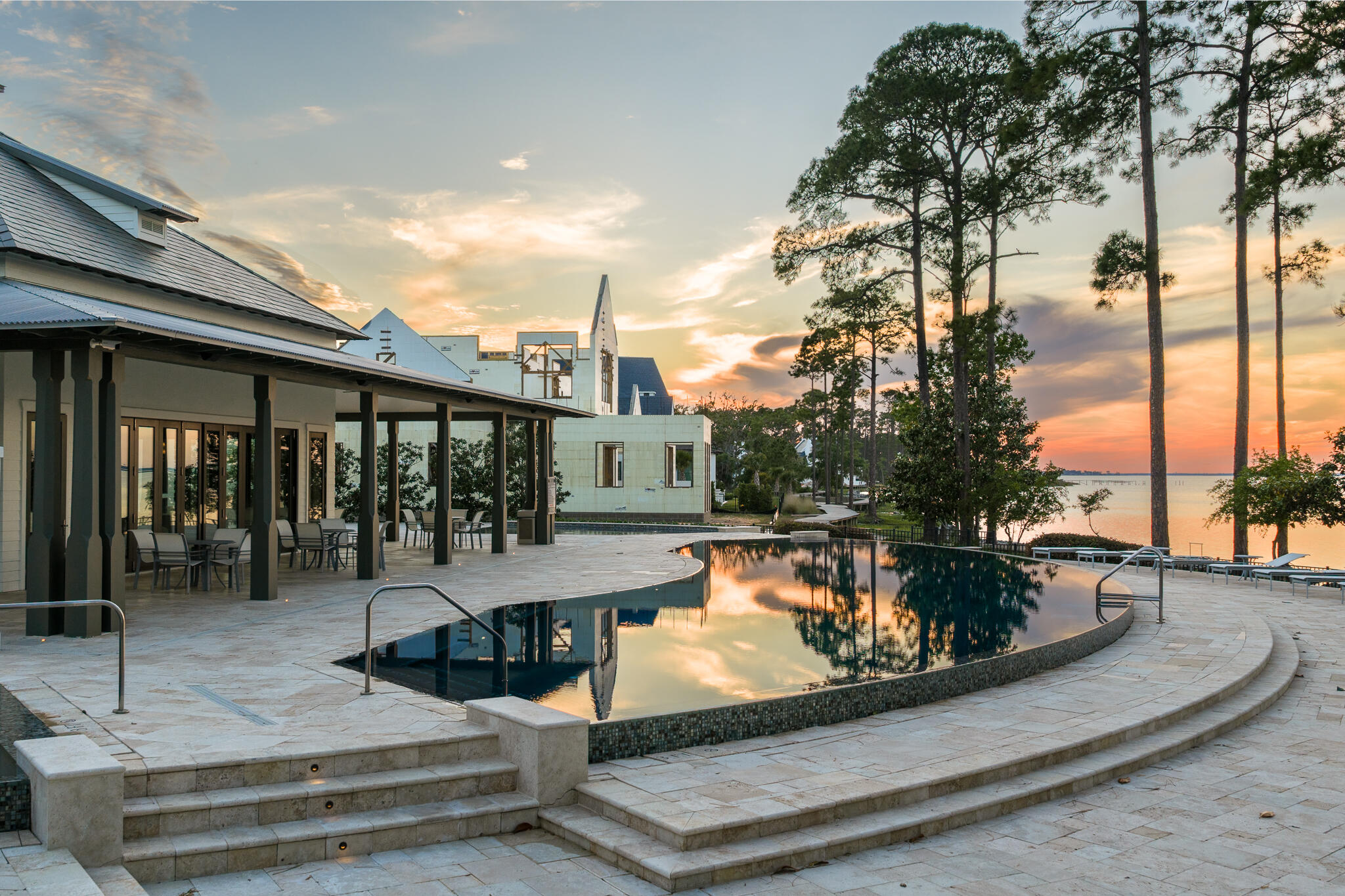 CHURCHILL OAKS - Residential