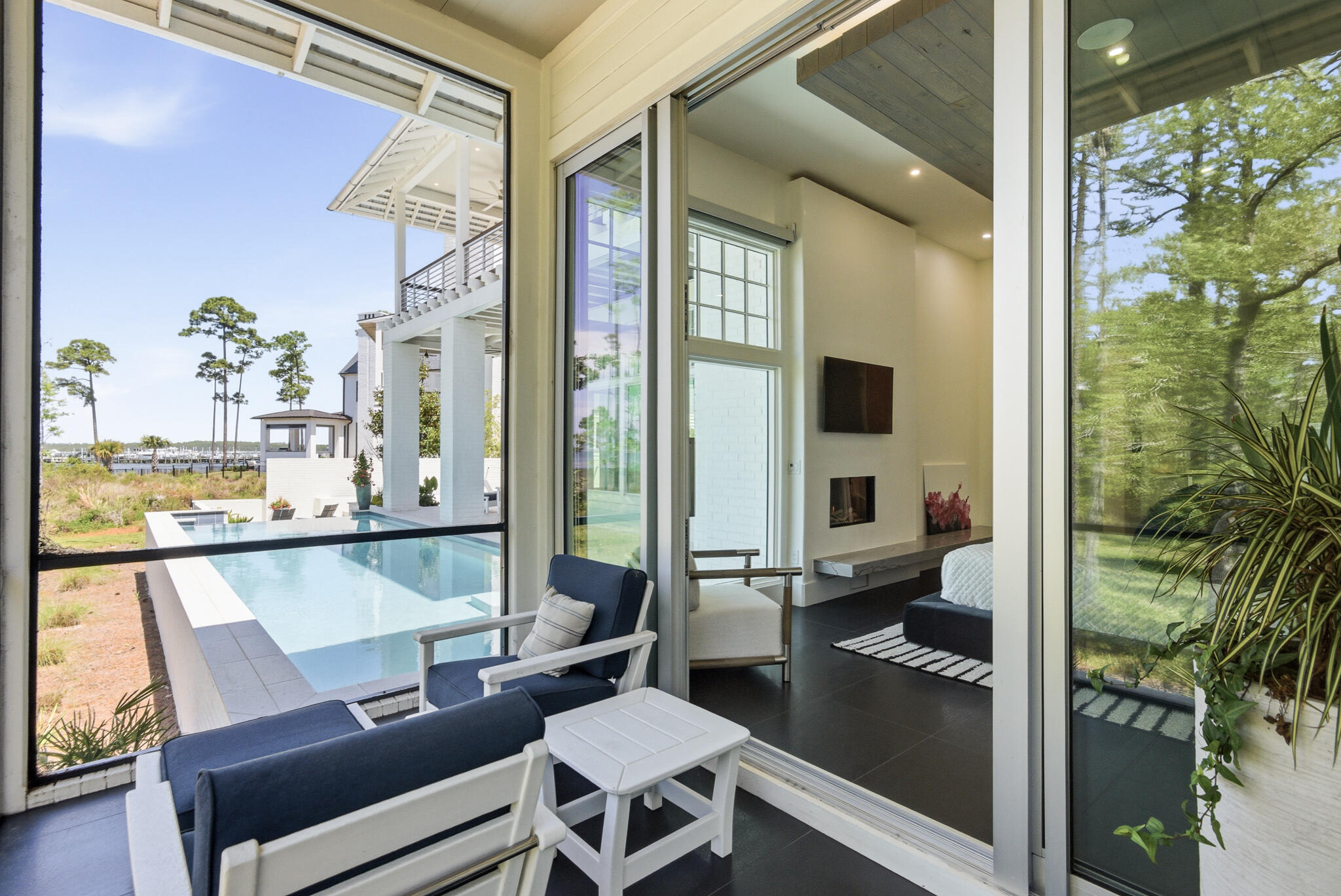 CHURCHILL OAKS - Residential