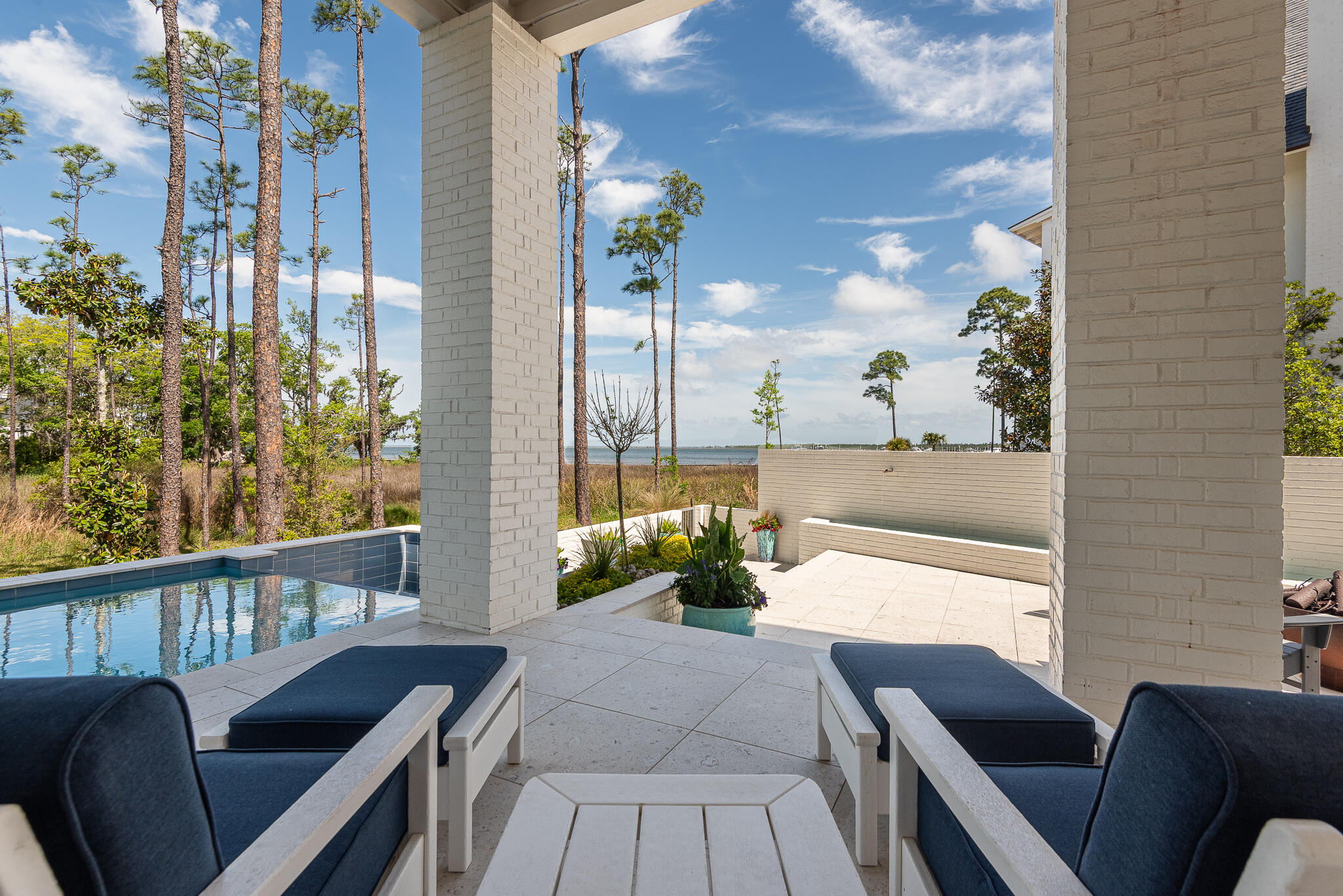 CHURCHILL OAKS - Residential