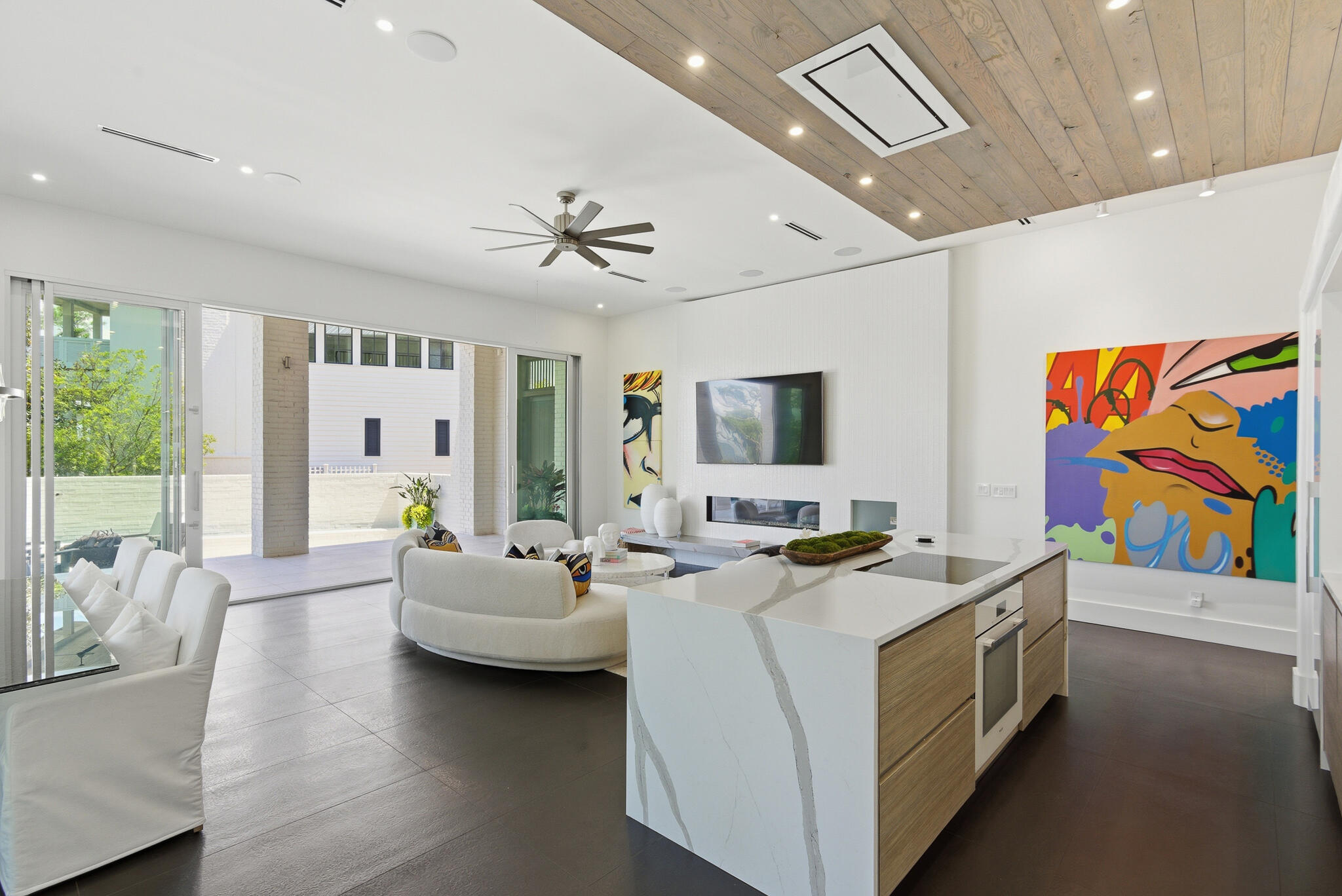 CHURCHILL OAKS - Residential