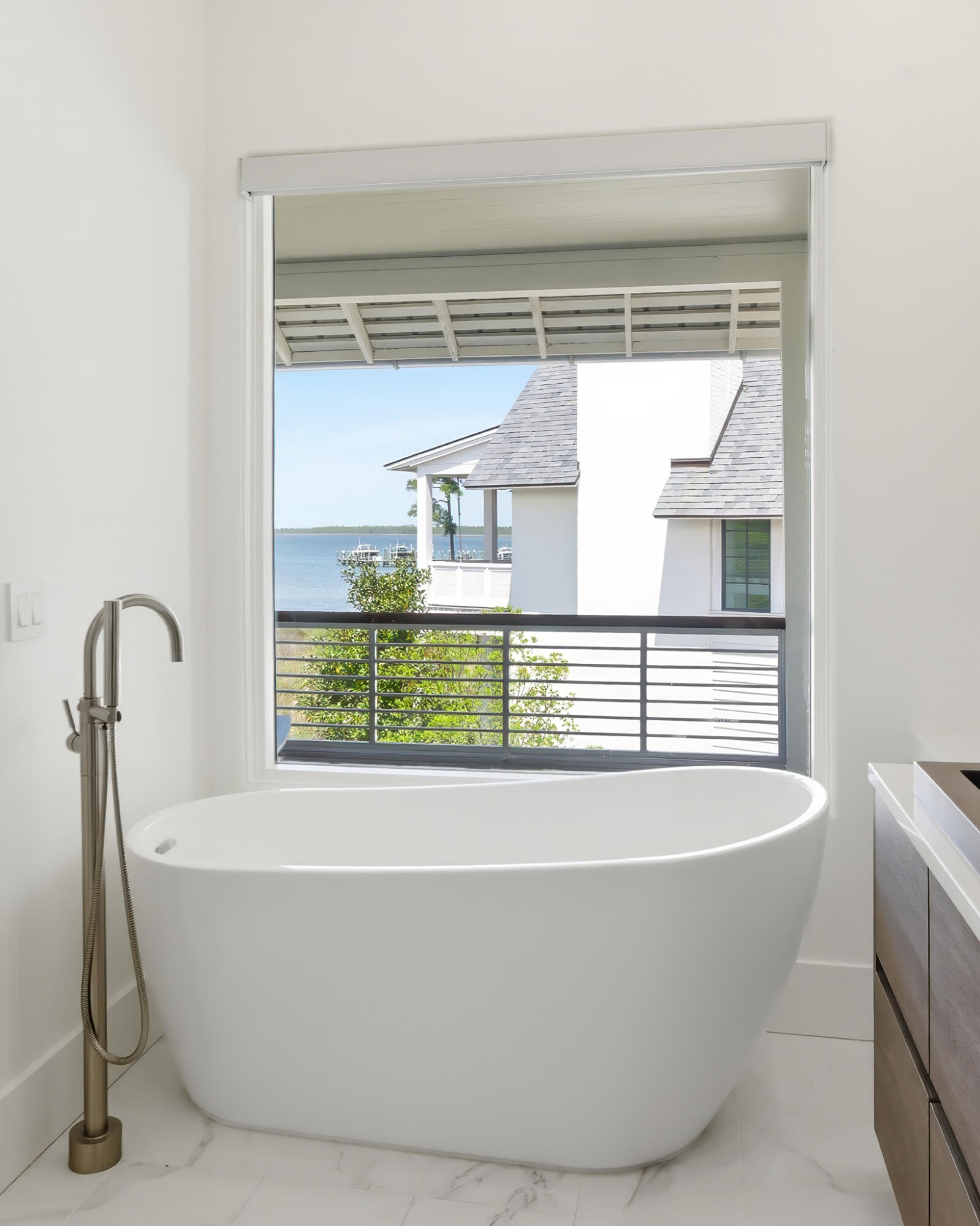 CHURCHILL OAKS - Residential