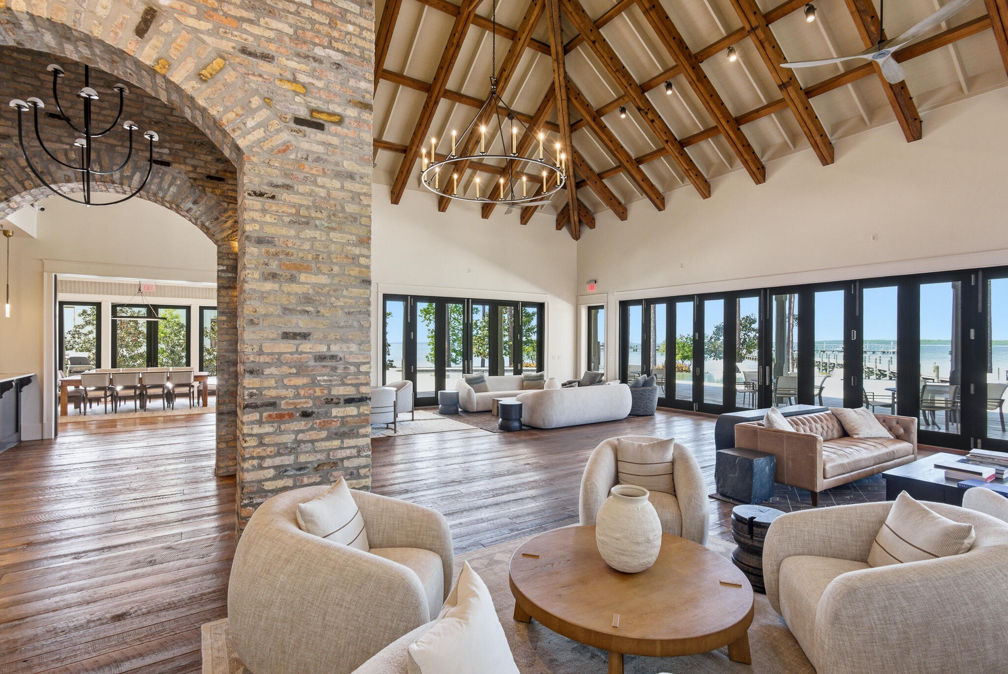 CHURCHILL OAKS - Residential