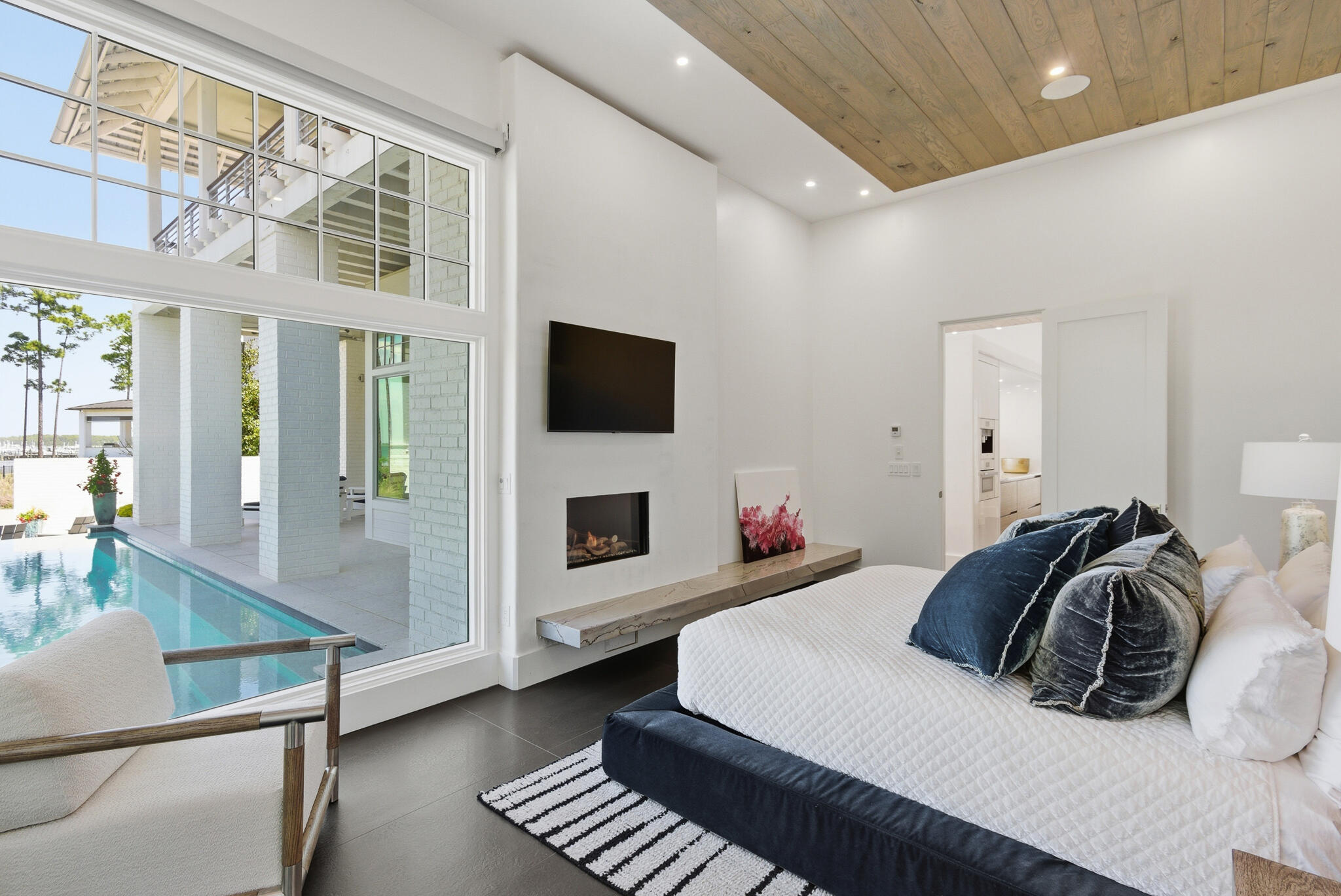 CHURCHILL OAKS - Residential