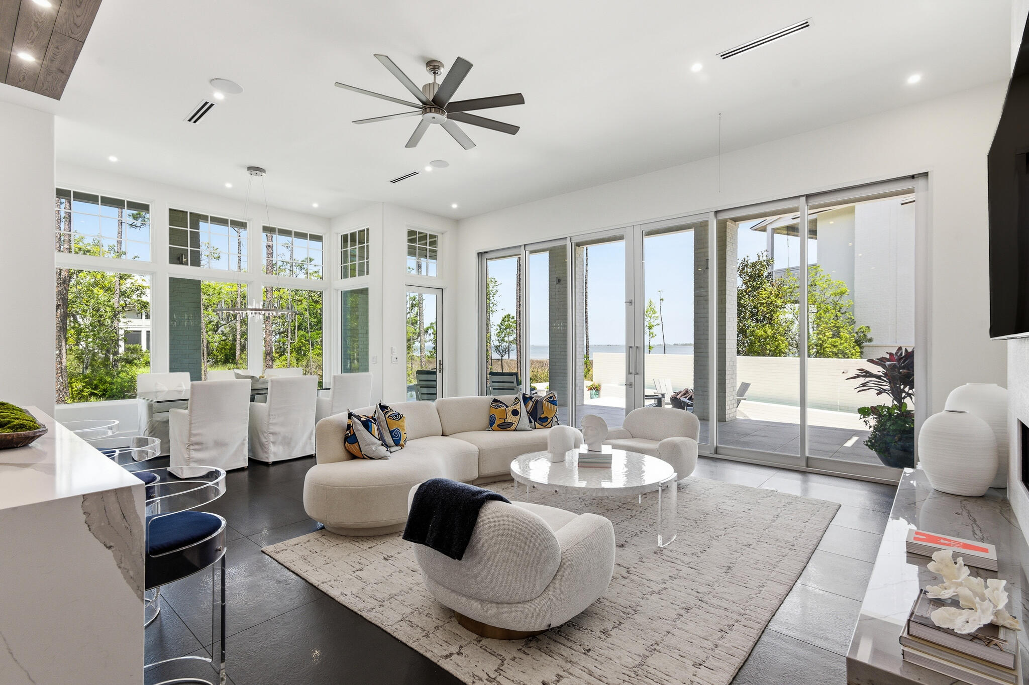 CHURCHILL OAKS - Residential