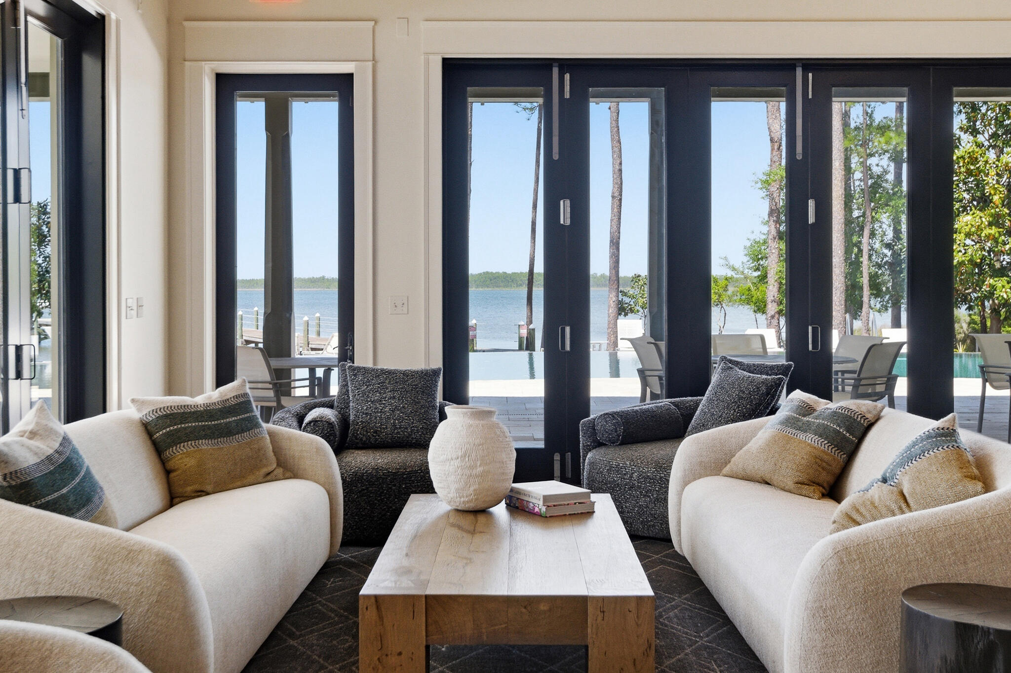 CHURCHILL OAKS - Residential