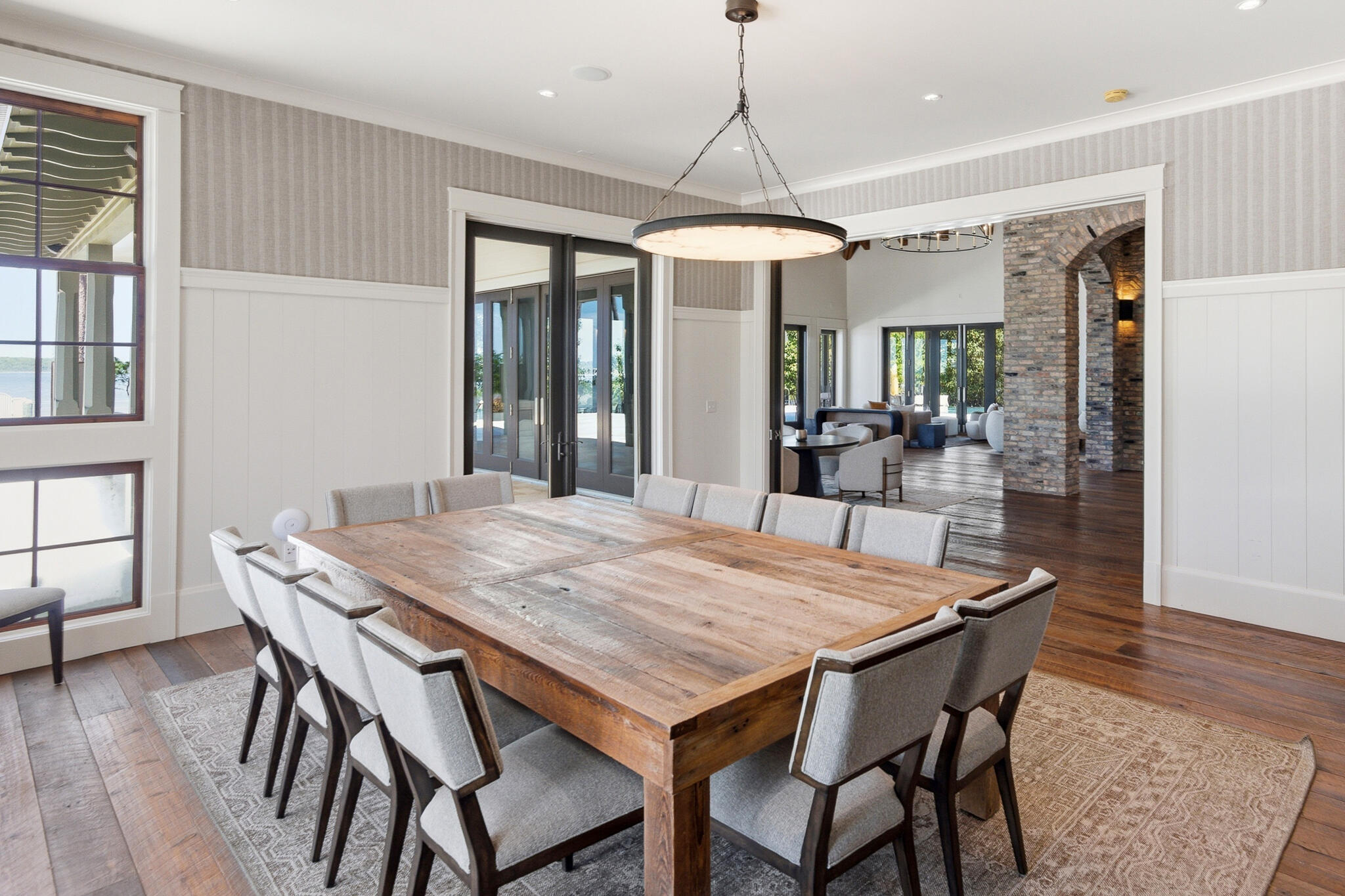 CHURCHILL OAKS - Residential