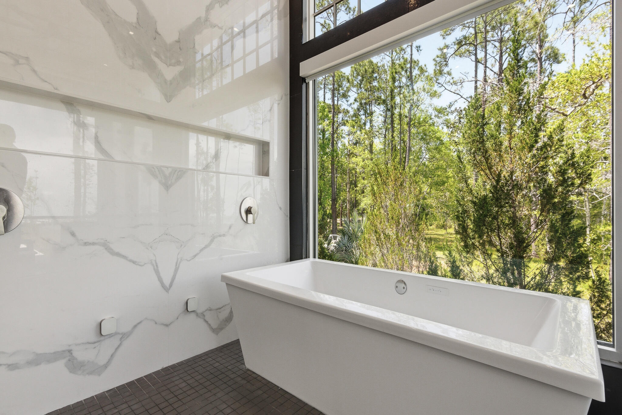 CHURCHILL OAKS - Residential