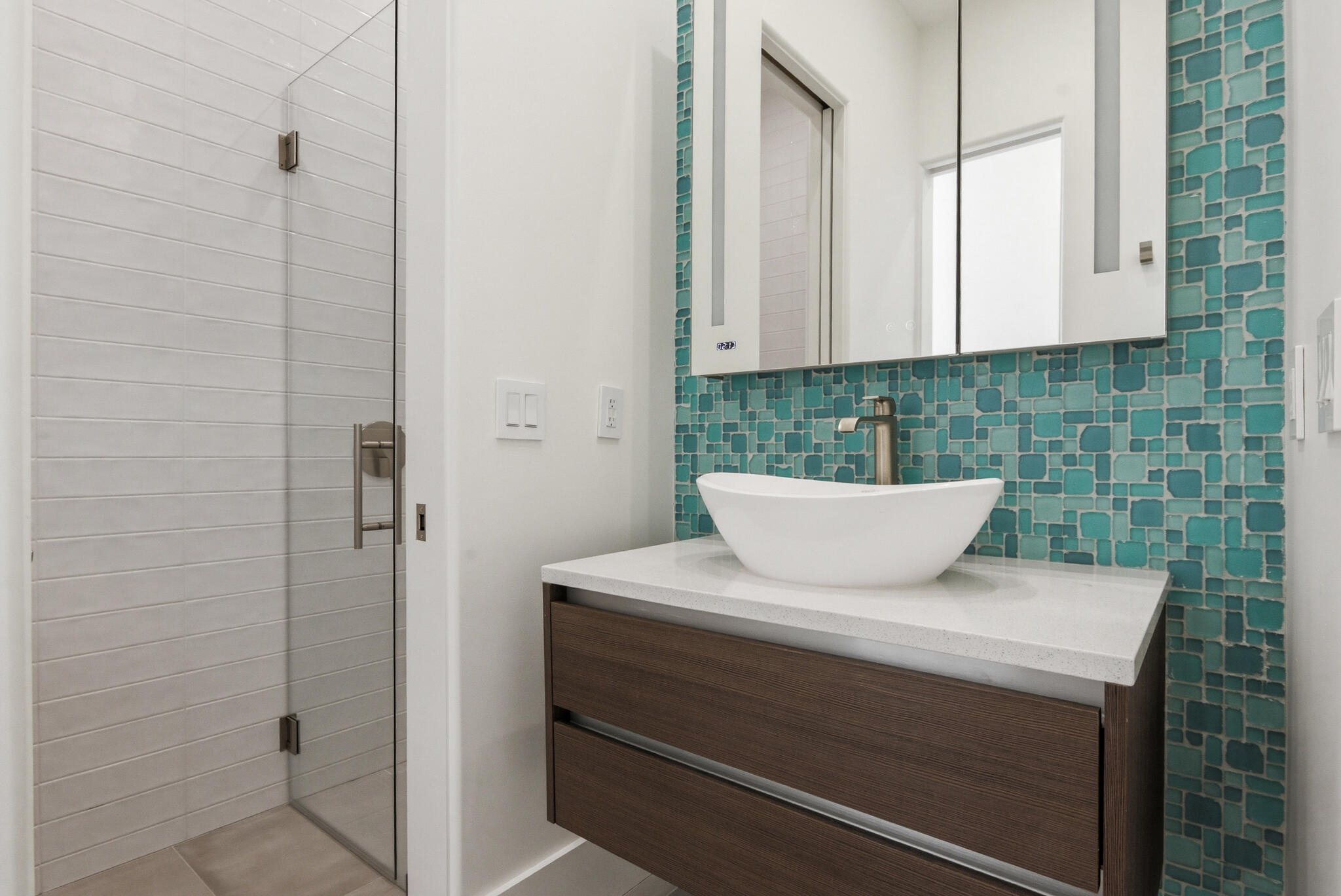 CHURCHILL OAKS - Residential