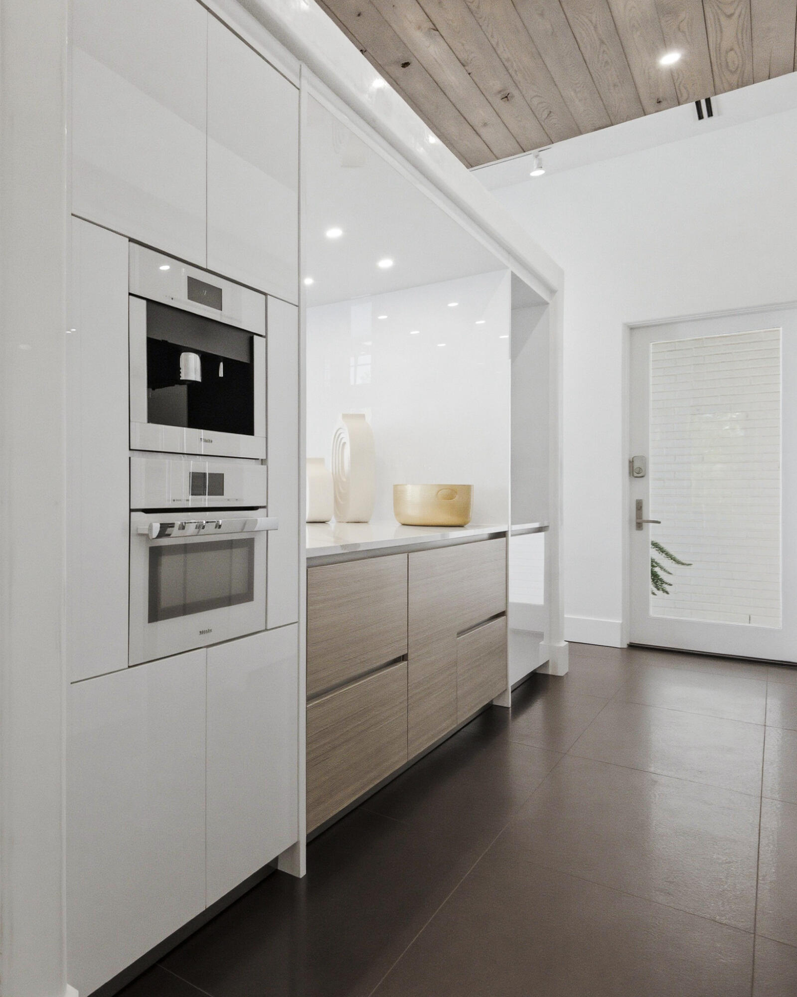 CHURCHILL OAKS - Residential