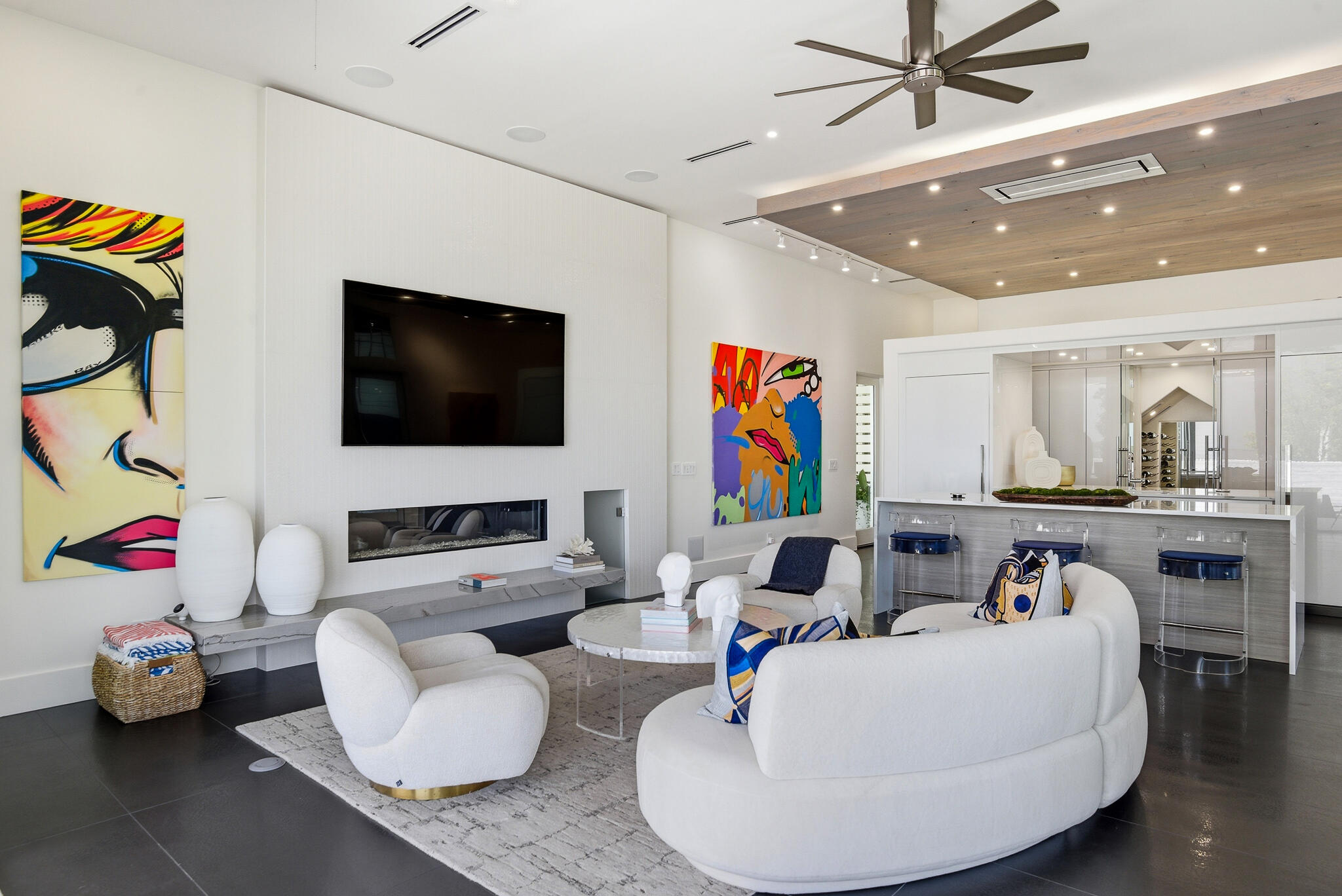 CHURCHILL OAKS - Residential