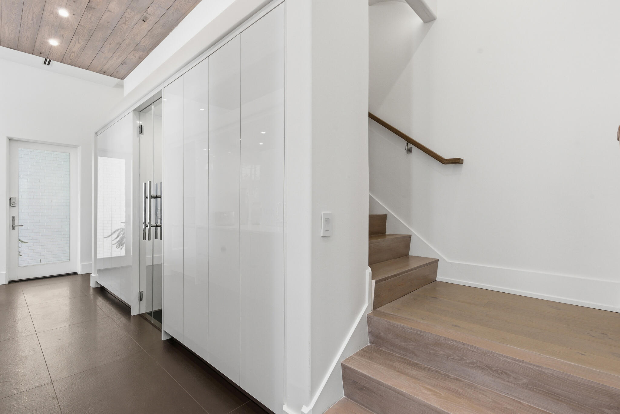 CHURCHILL OAKS - Residential