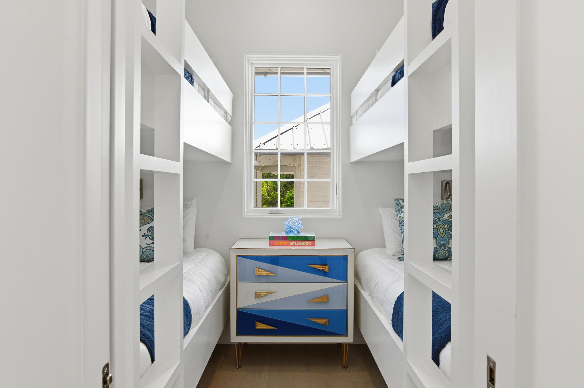 CHURCHILL OAKS - Residential