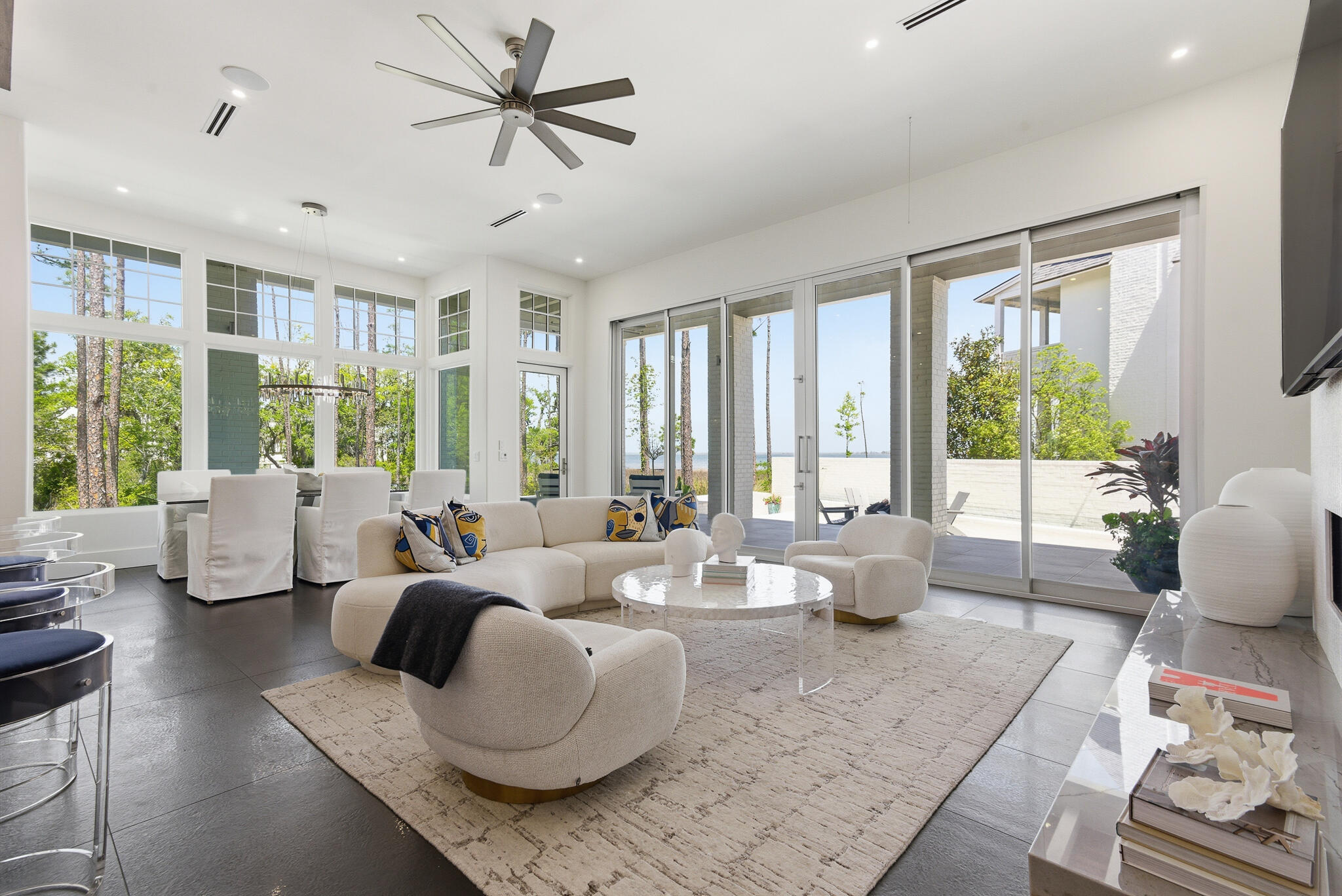 CHURCHILL OAKS - Residential