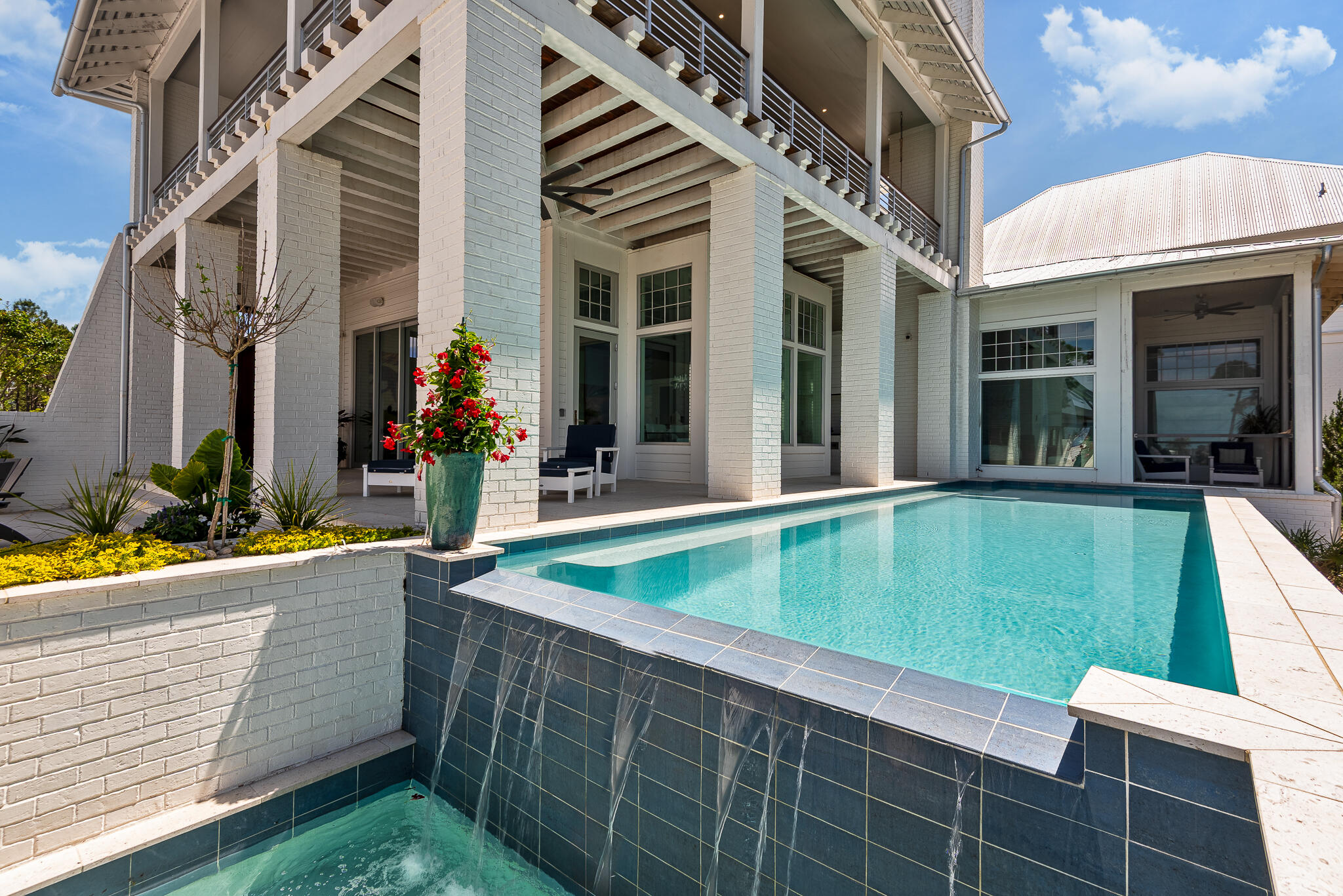 CHURCHILL OAKS - Residential